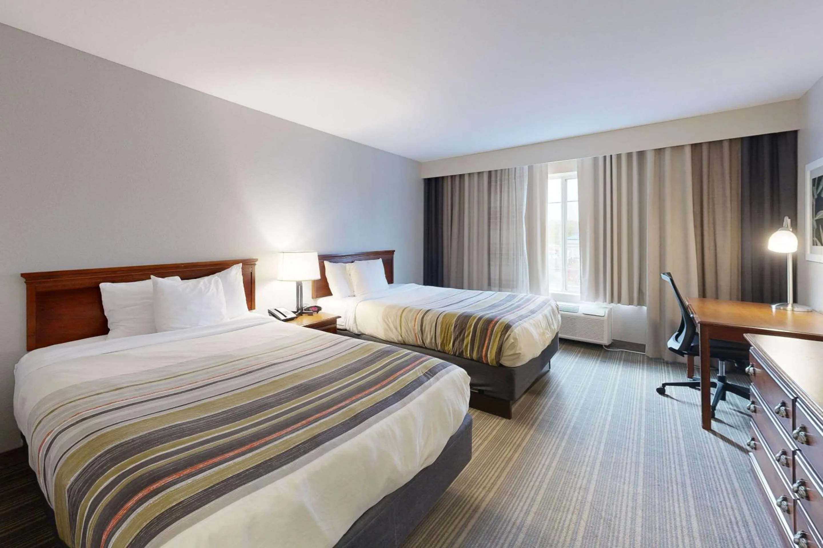 Bedroom, Bed in Country Inn & Suites by Radisson, Michigan City, IN