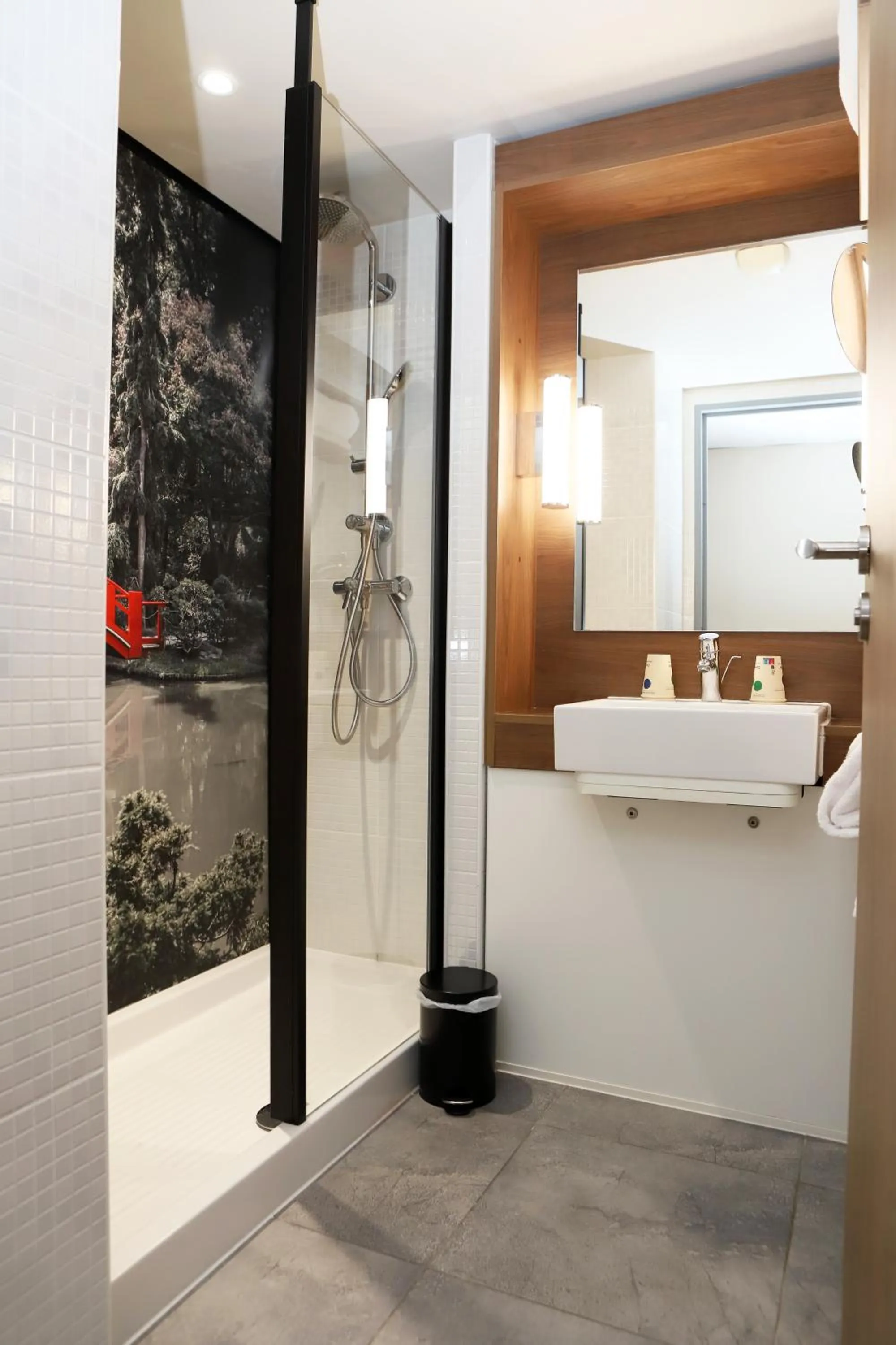 Bathroom in Campanile Toulouse Balma - Cité de l'Espace