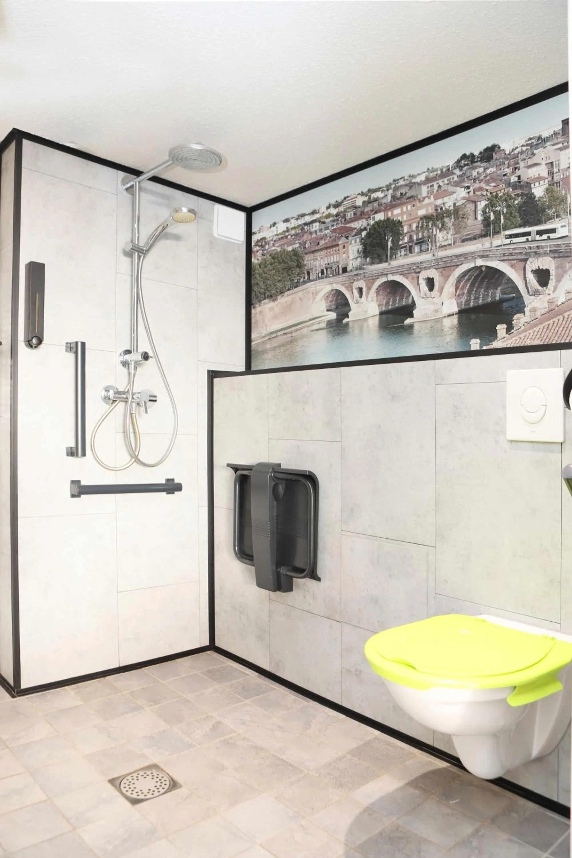 Toilet in Campanile Toulouse Balma - Cité de l'Espace