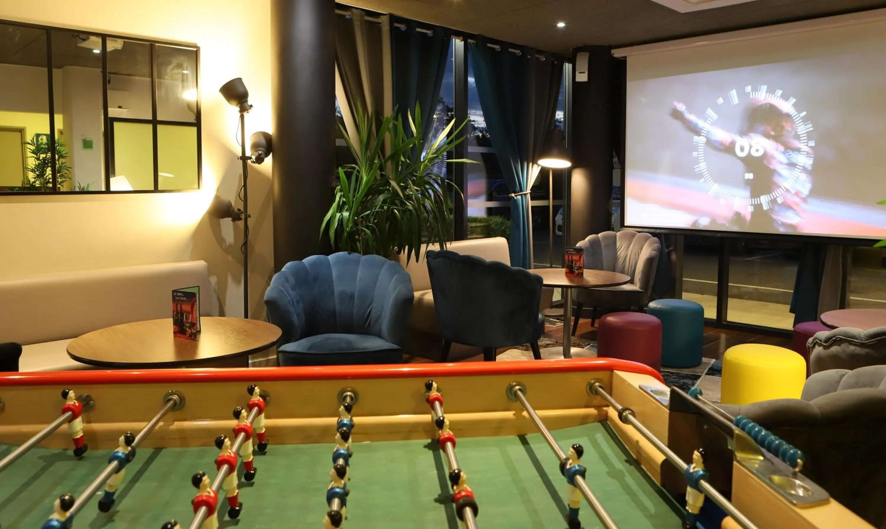 Communal lounge/ TV room in Campanile Toulouse Balma - Cité de l'Espace