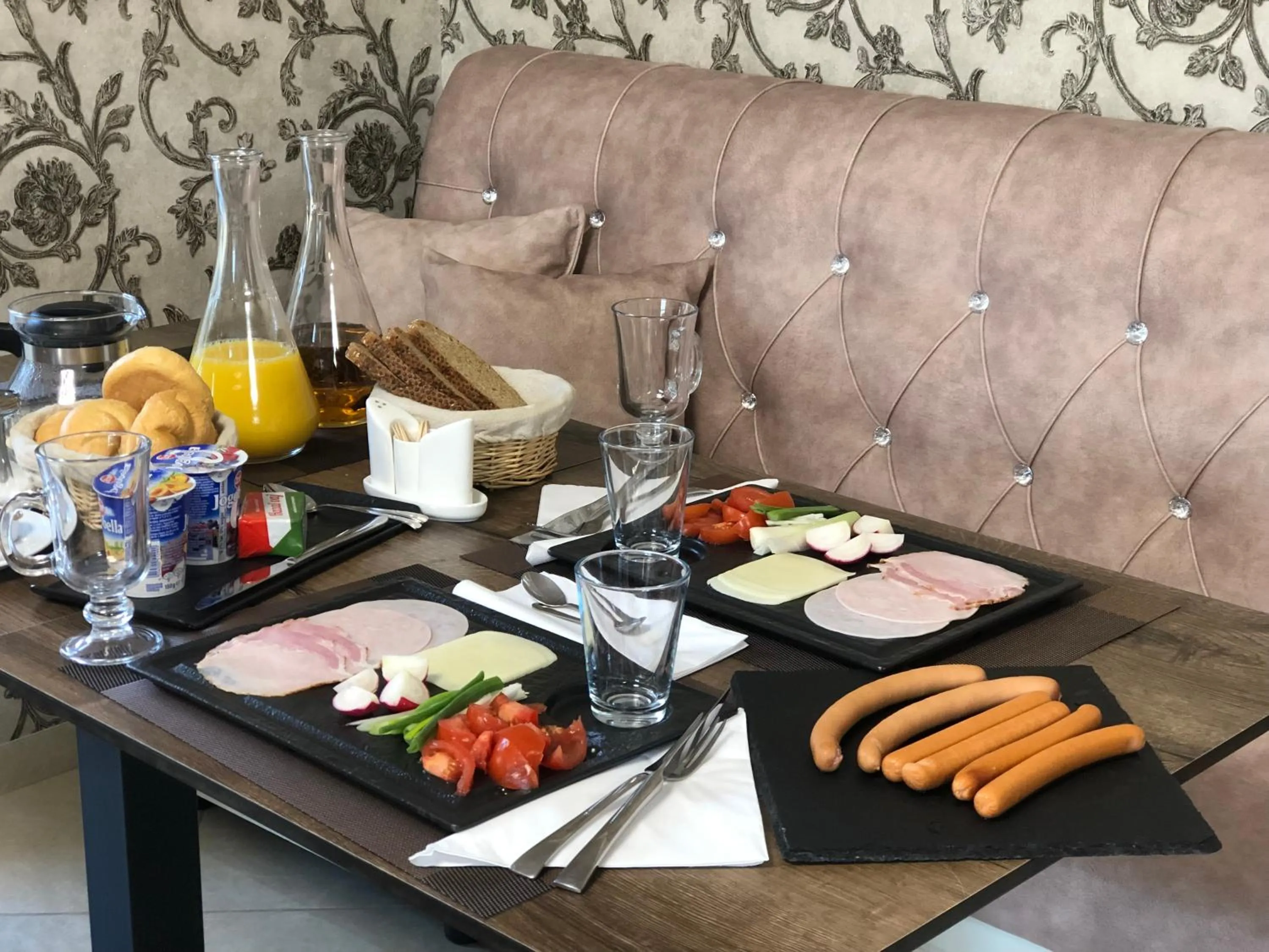 Breakfast in Alenso Guesthouse