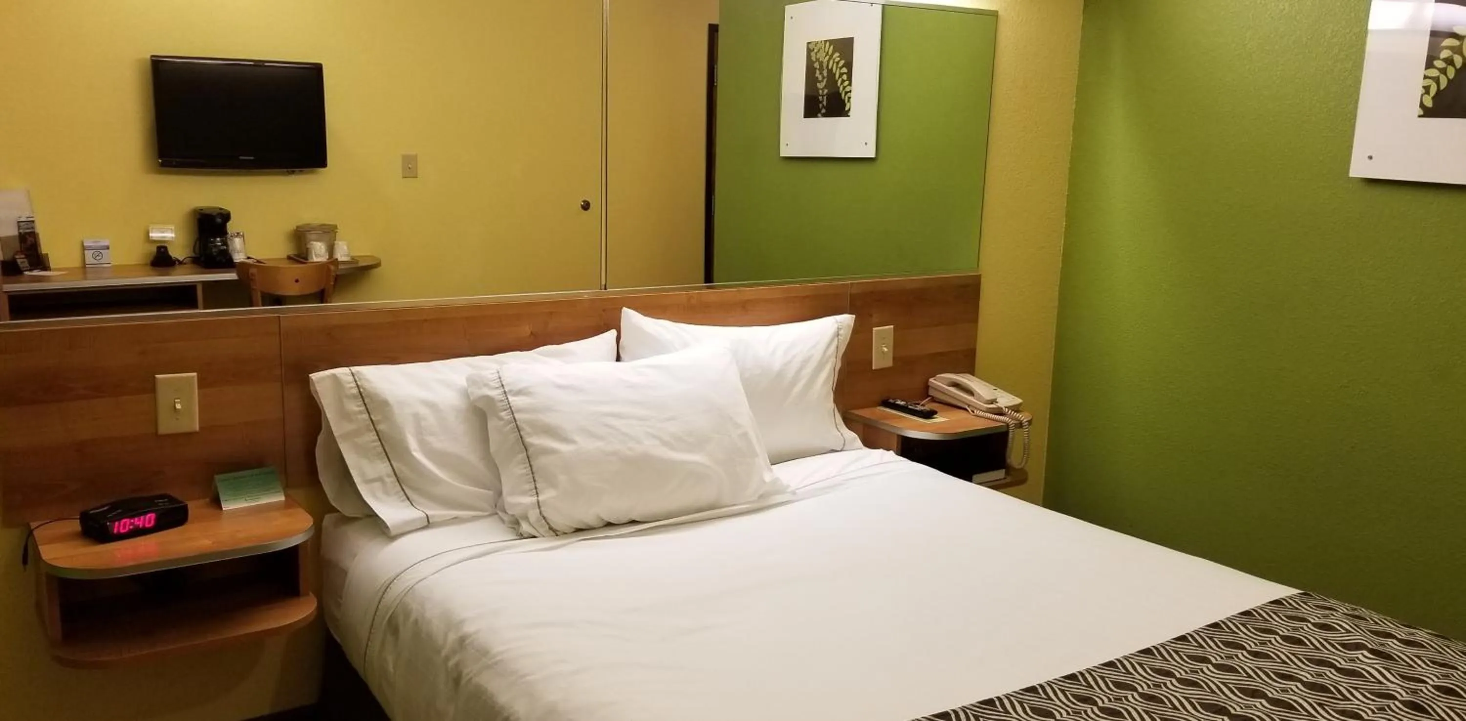 Bed in Microtel Inn & Suites by Wyndham Delphos