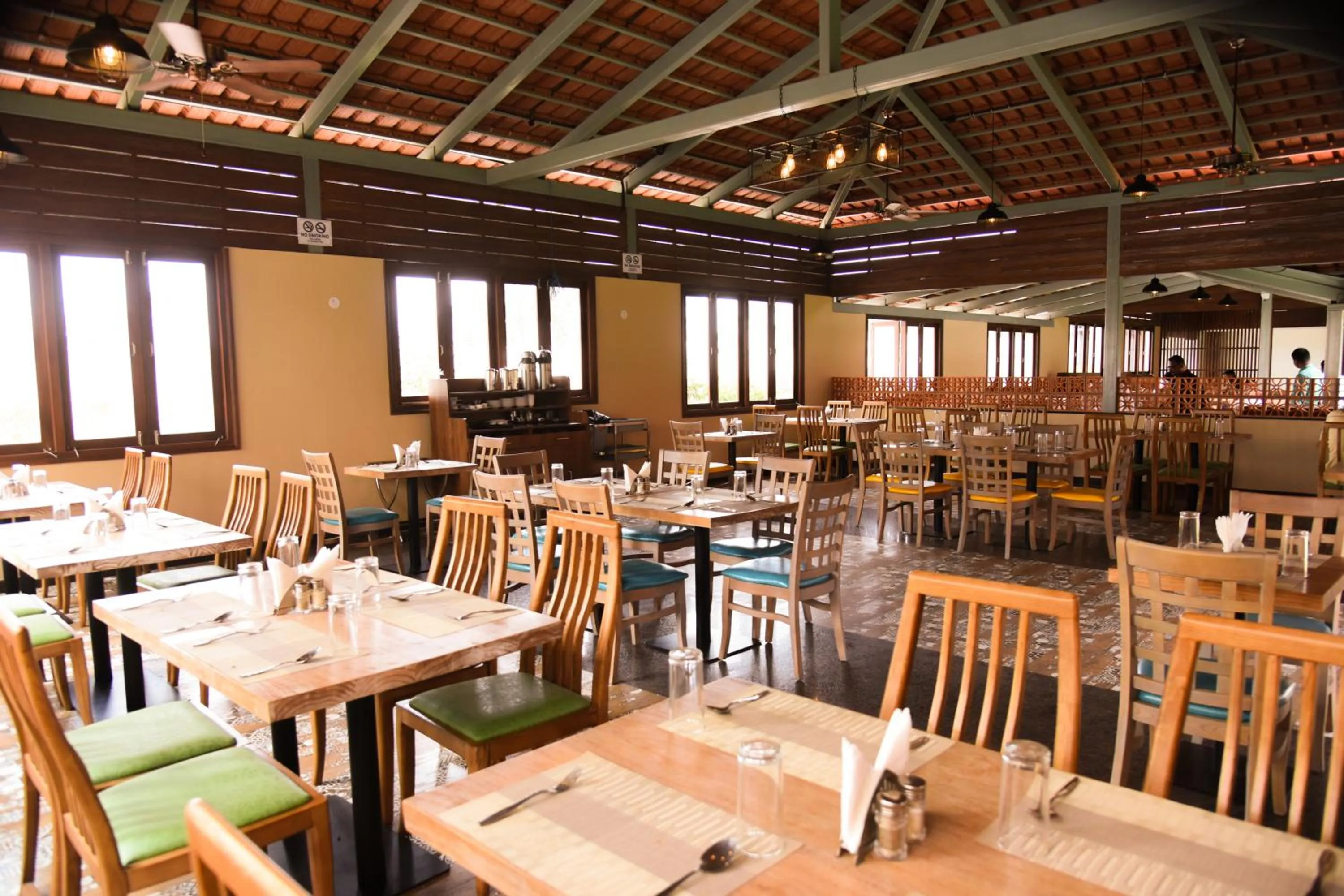 Restaurant/places to eat in Hotel RK Gardenia