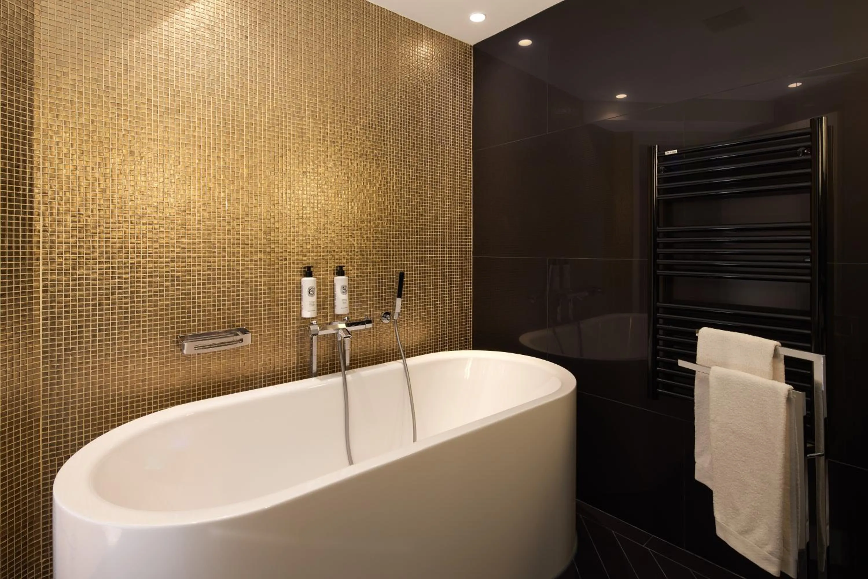 Bathroom in Hotel Opéra Richepanse