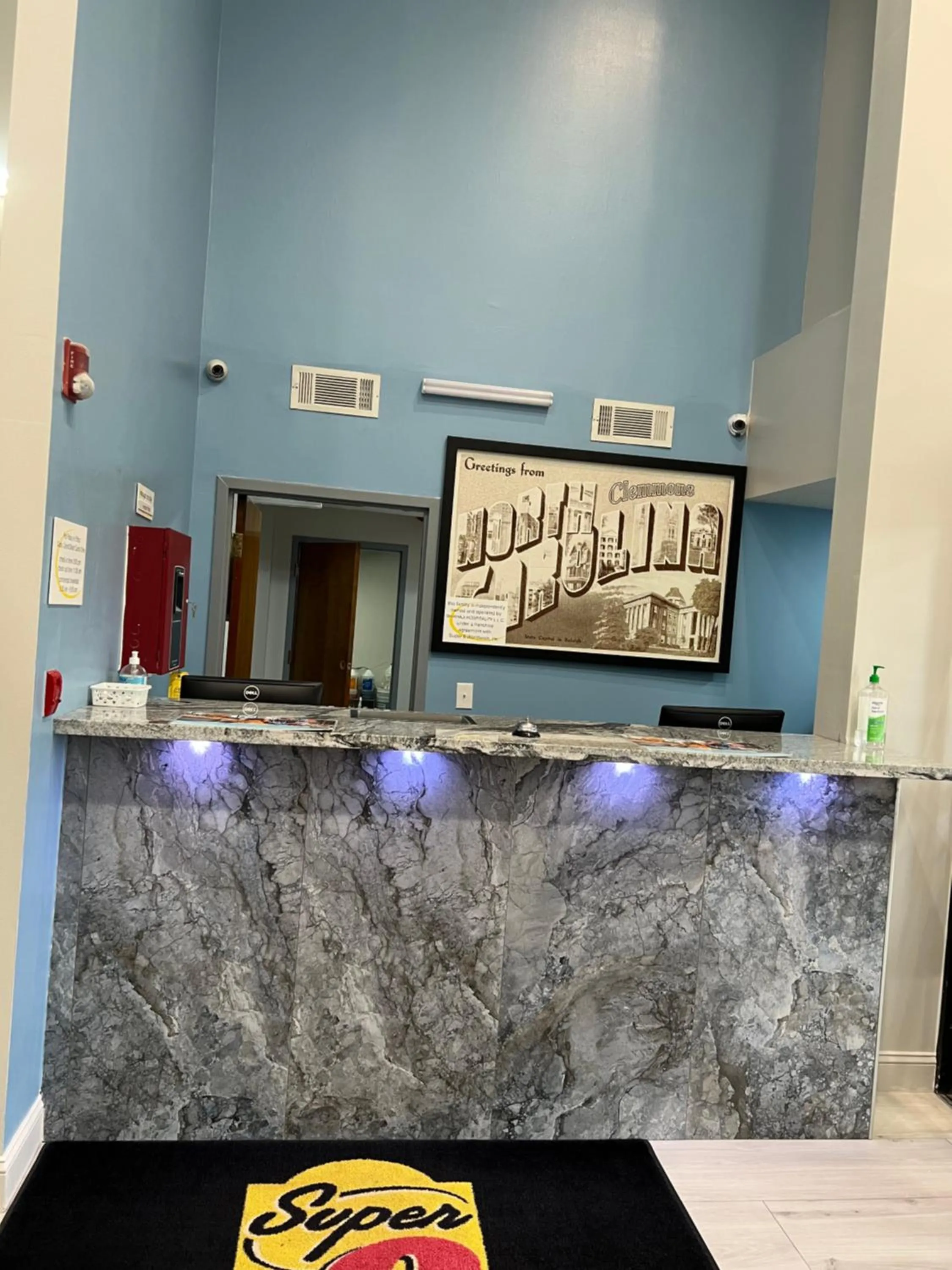 Lobby or reception in Super 8 by Wyndham Clemmons - Bermuda Run - Winston-Salem I-40