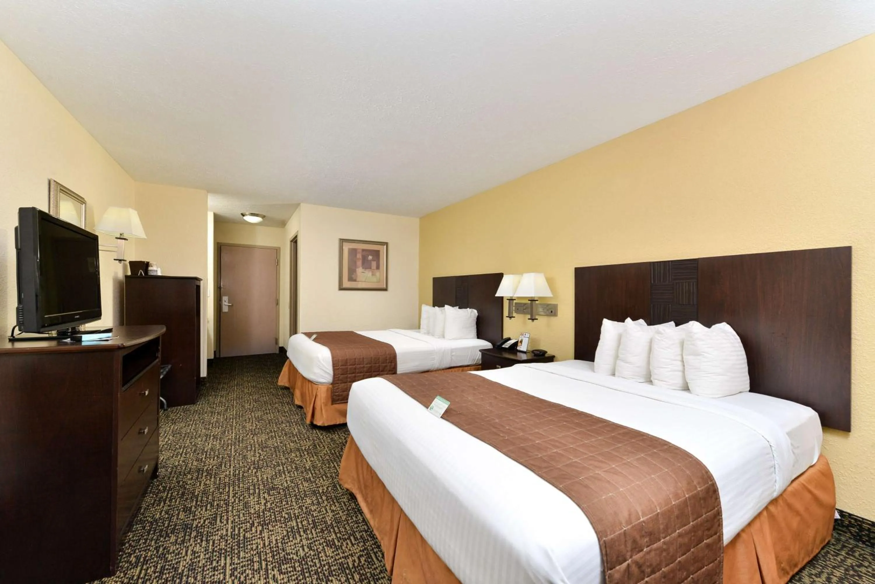 Photo of the whole room, Bed in Best Western Elyria