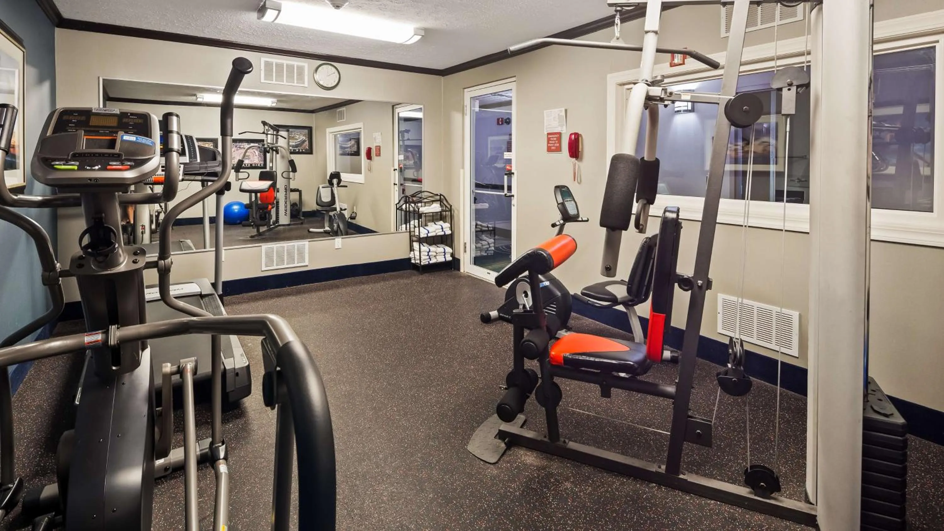 Fitness centre/facilities in Best Western Elyria