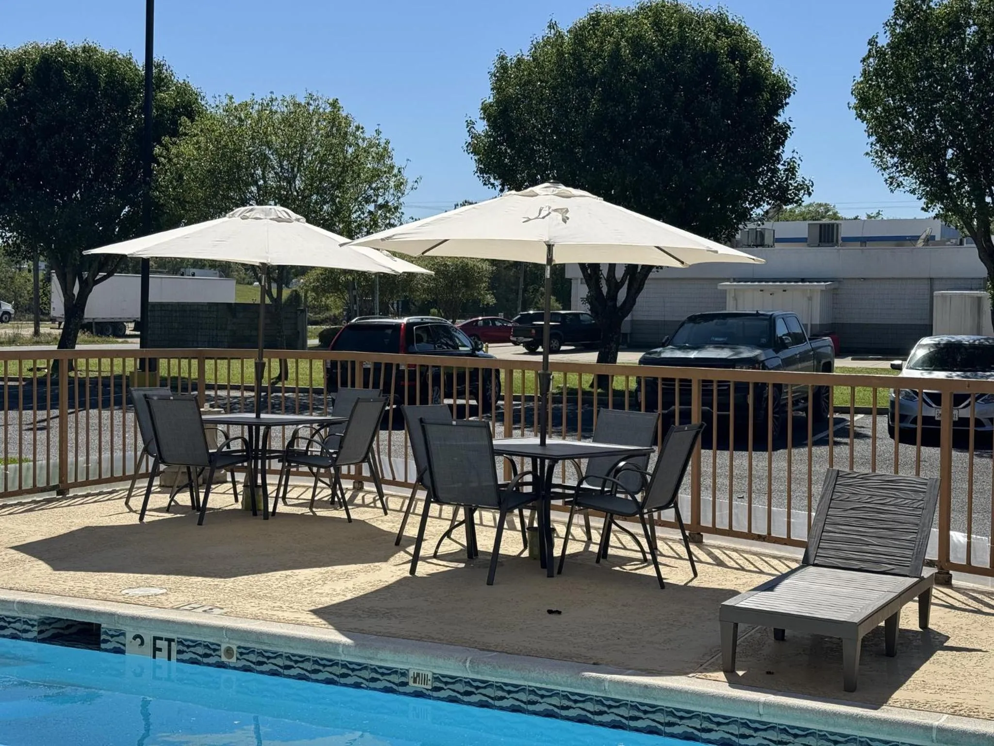 Swimming pool in Red Roof Inn Moss Point