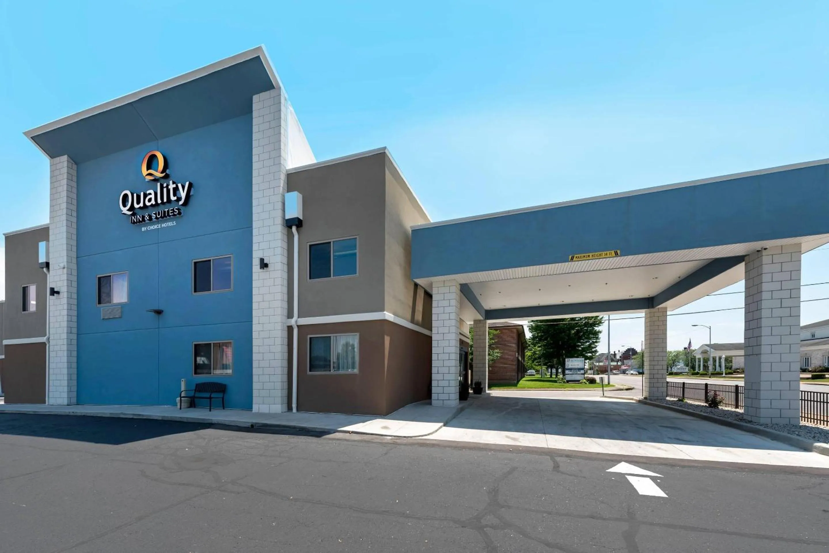 Property building in Quality Inn & Suites Evansville Downtown