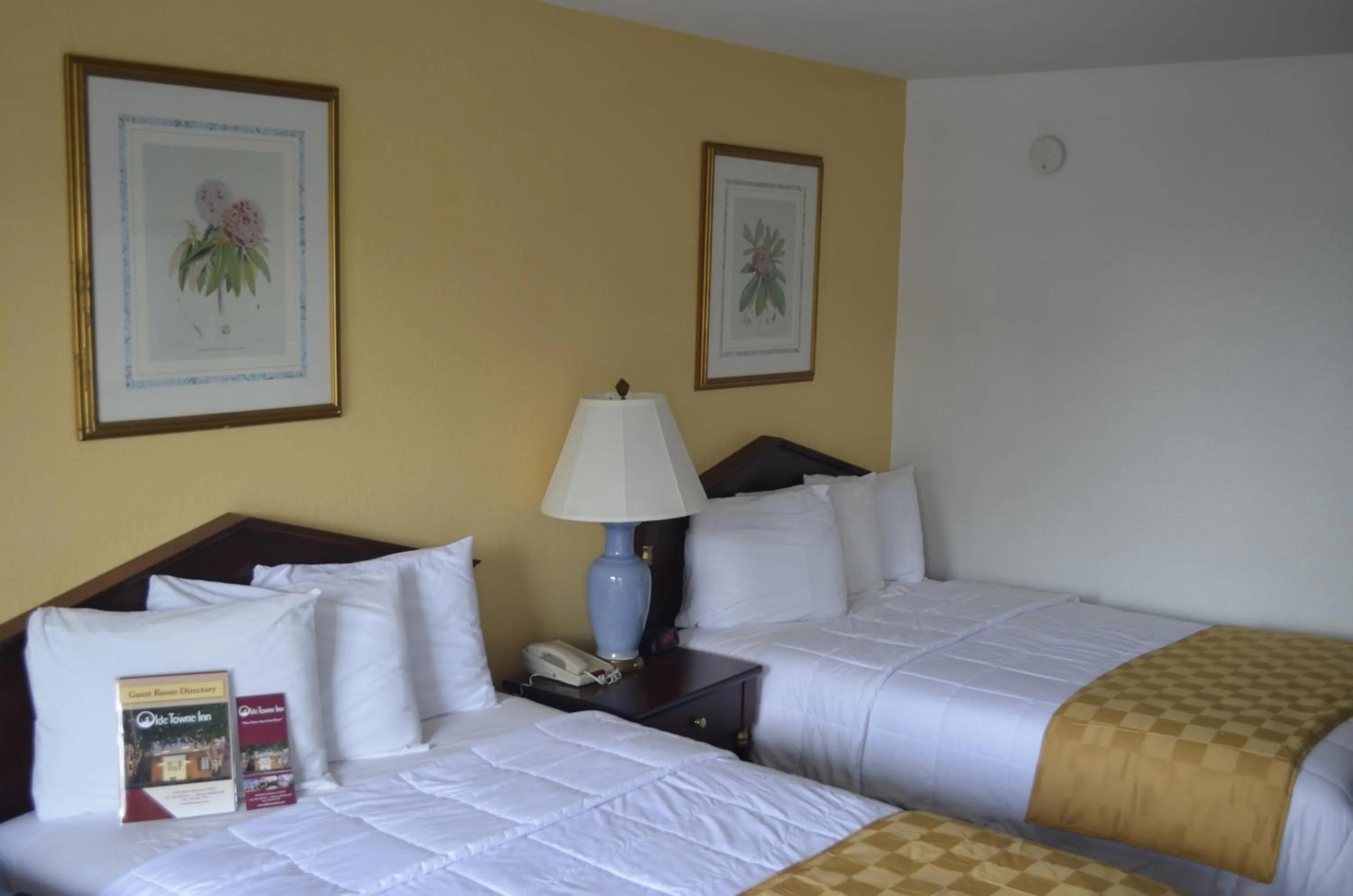 Bed in Olde Towne Inn