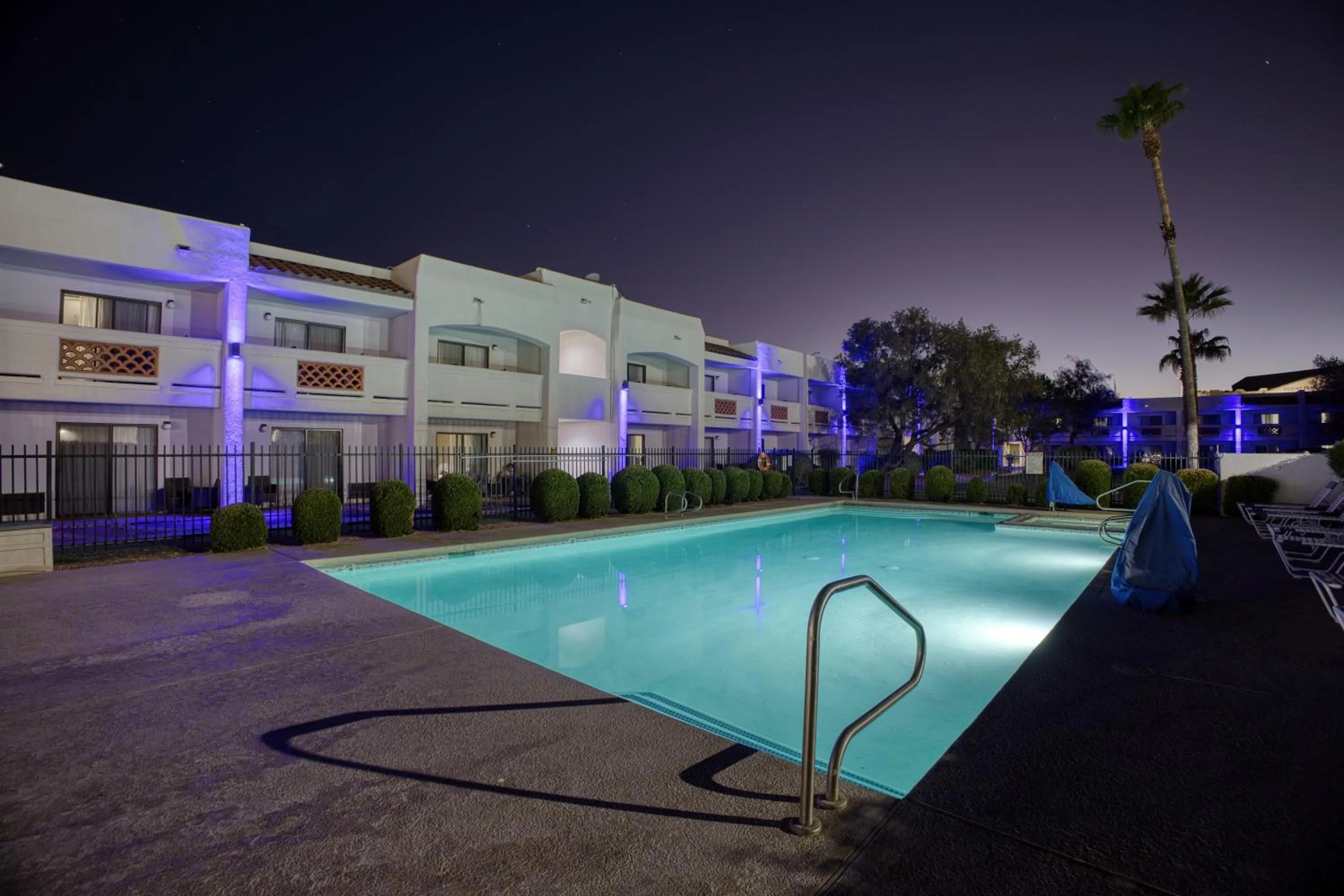 Night in Los Viajeros Inn