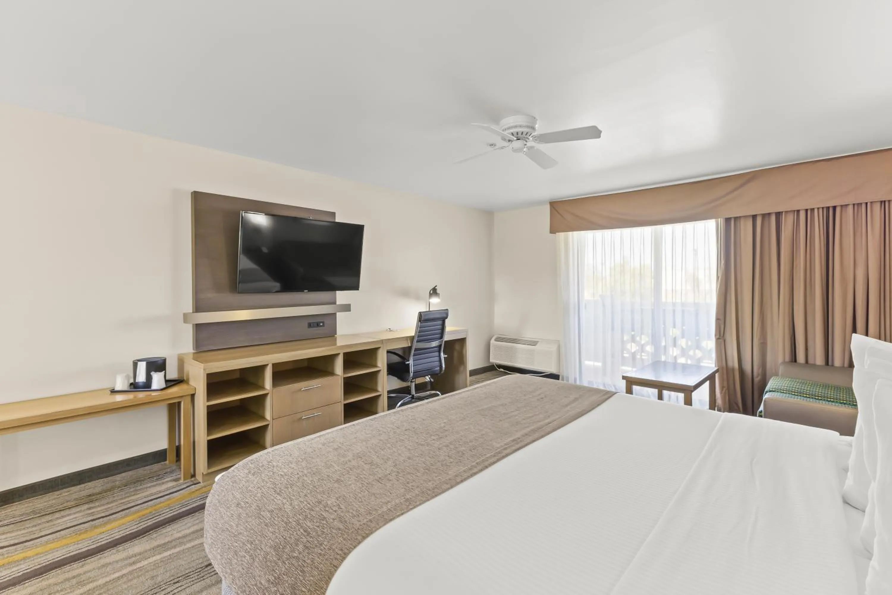 Bed in Los Viajeros Inn