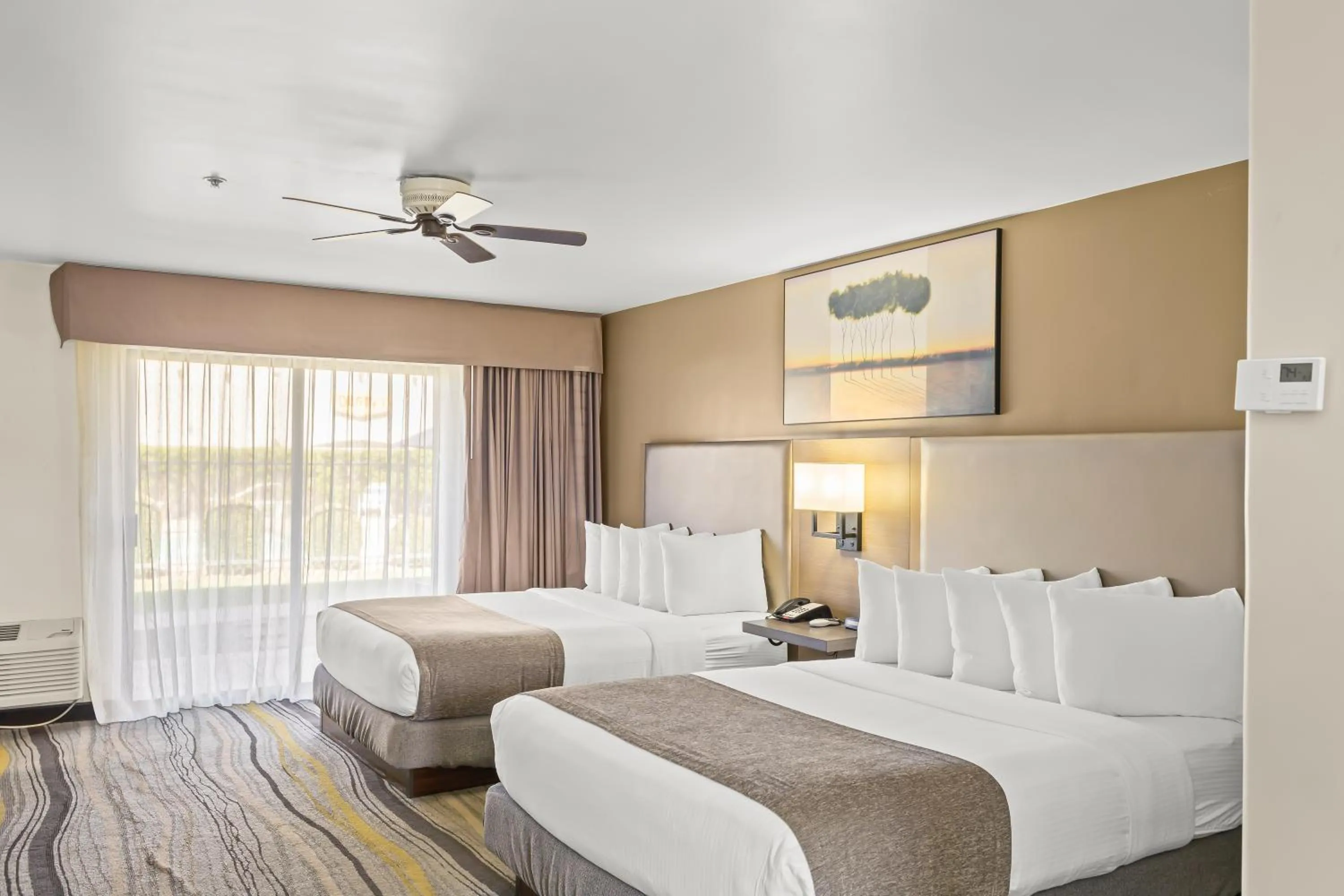 Bed in Los Viajeros Inn