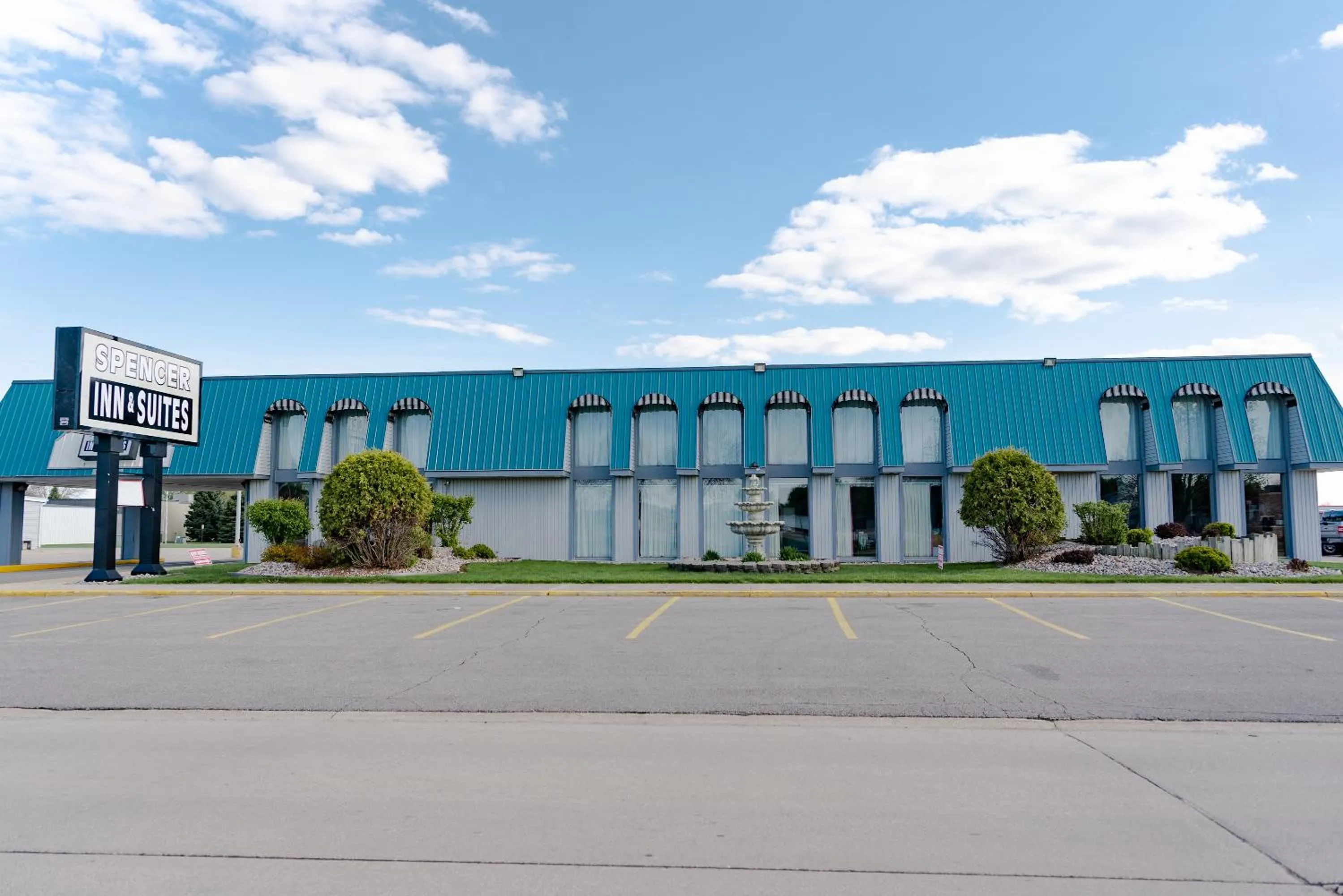 Spencer Inn & Suites