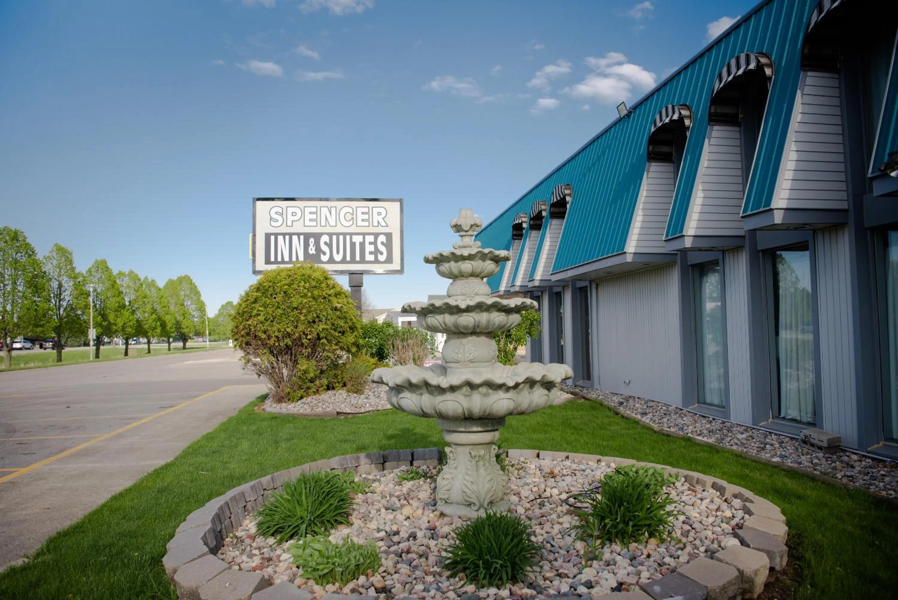 Spencer Inn & Suites