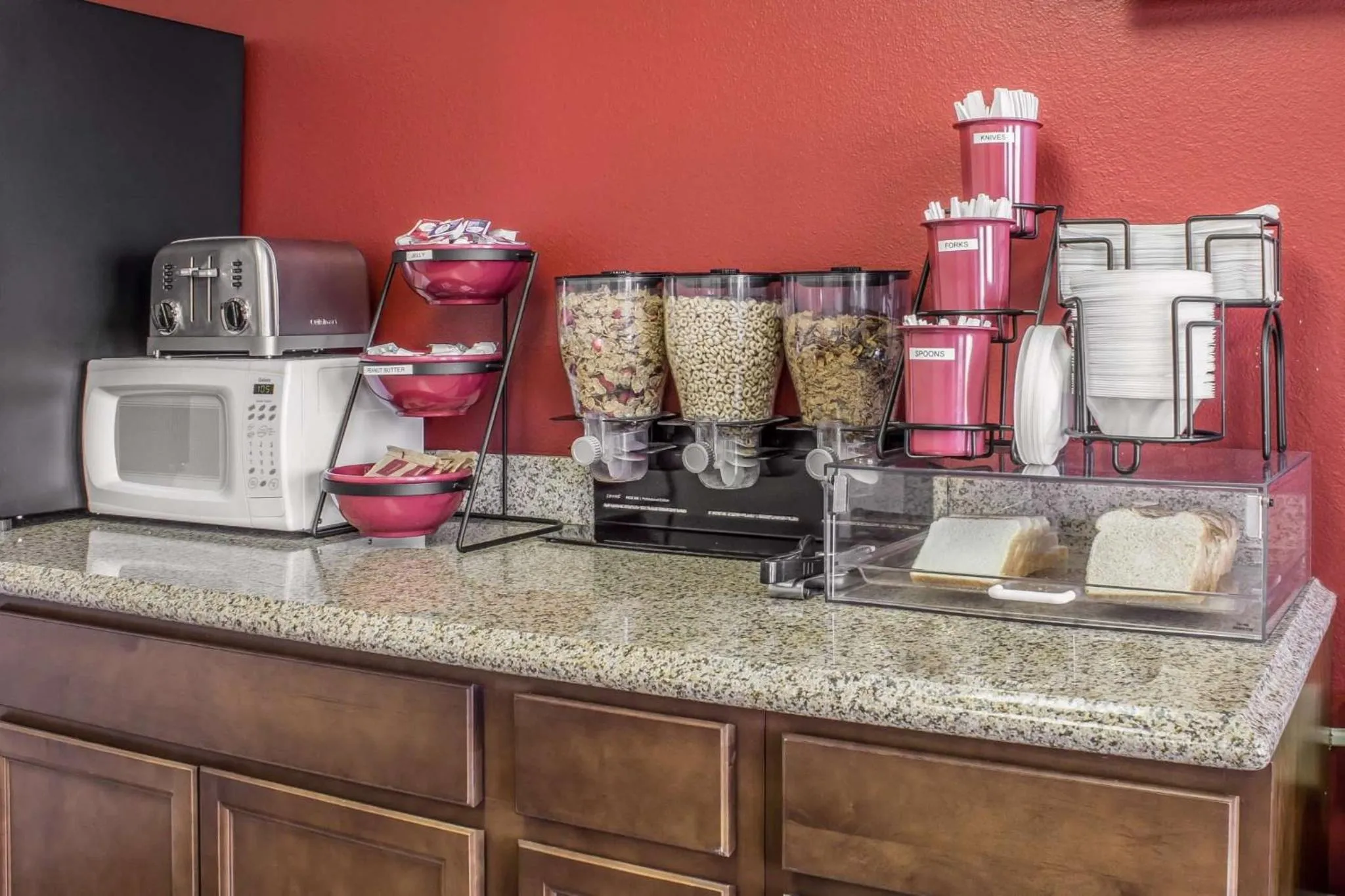 Restaurant/places to eat in Spencer Inn & Suites