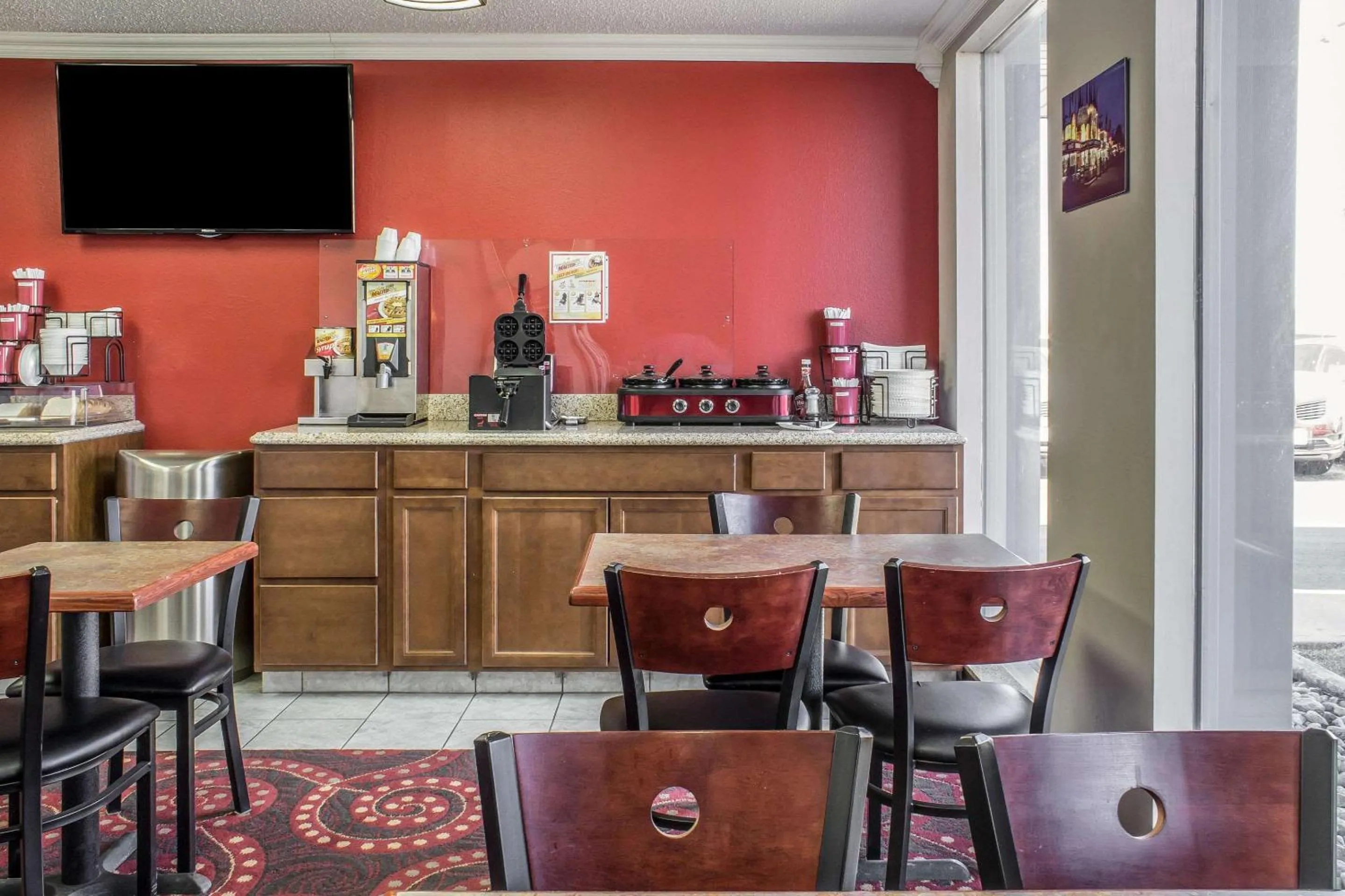 Restaurant/places to eat in Spencer Inn & Suites