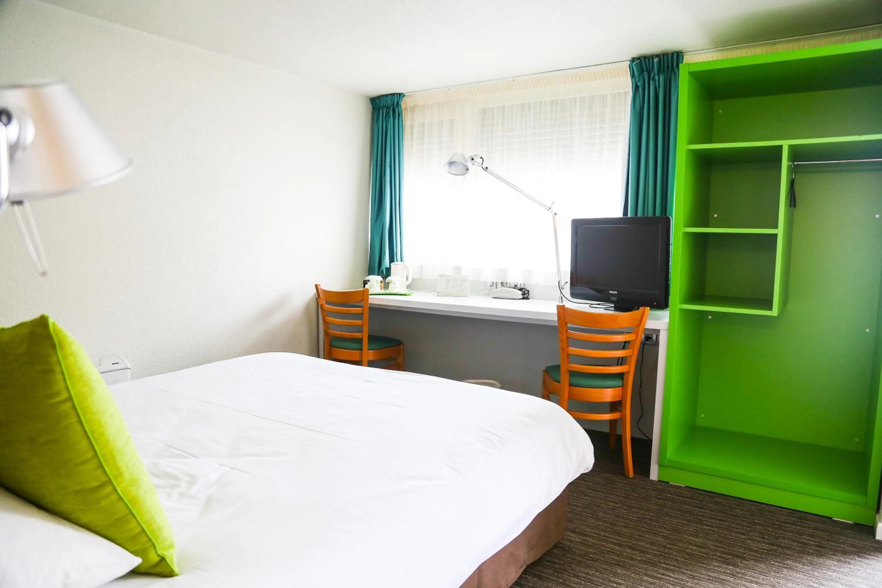 Coffee/tea facilities, Bed in Campanile Narbonne A9/A61