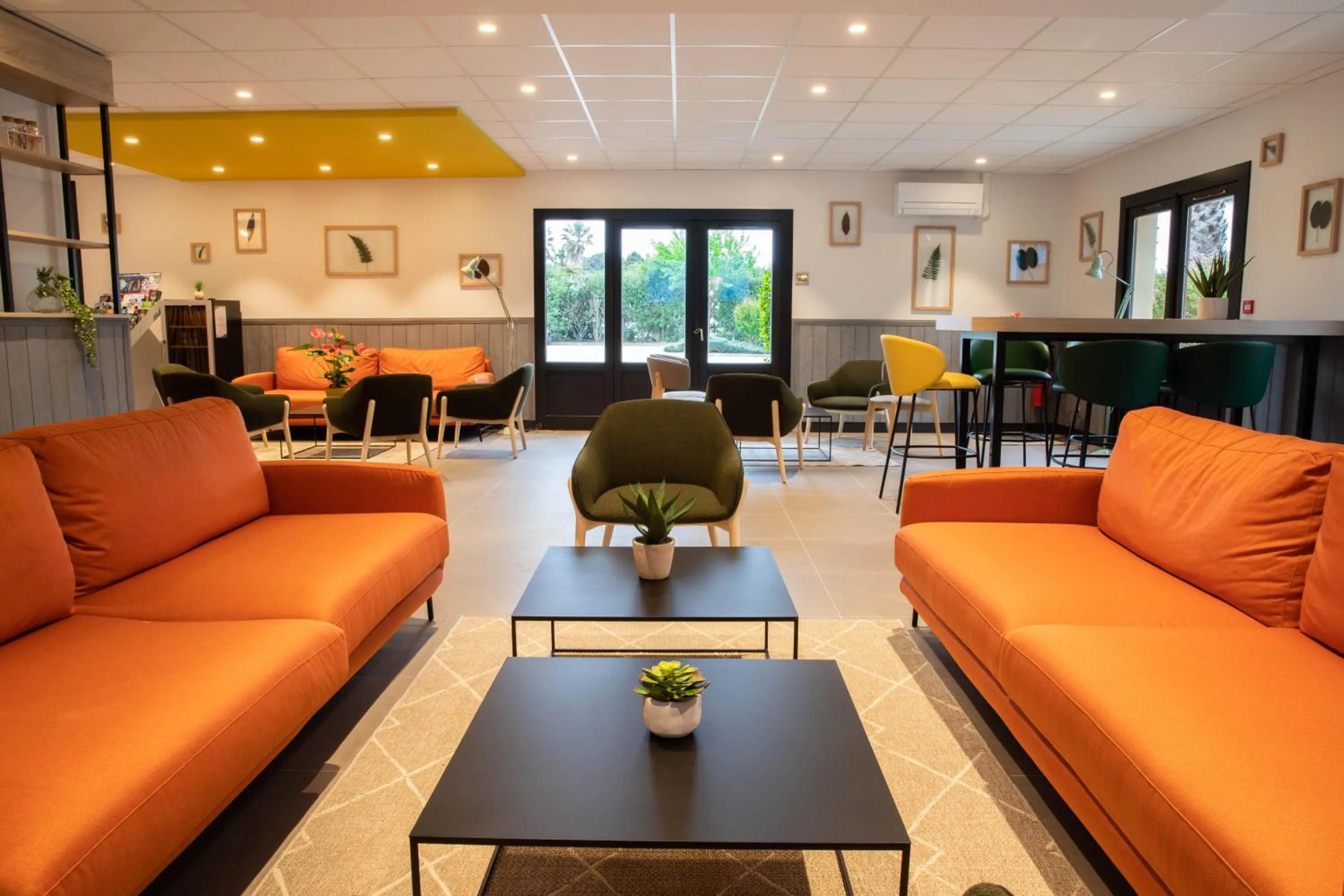 Lounge or bar in Campanile Narbonne A9/A61