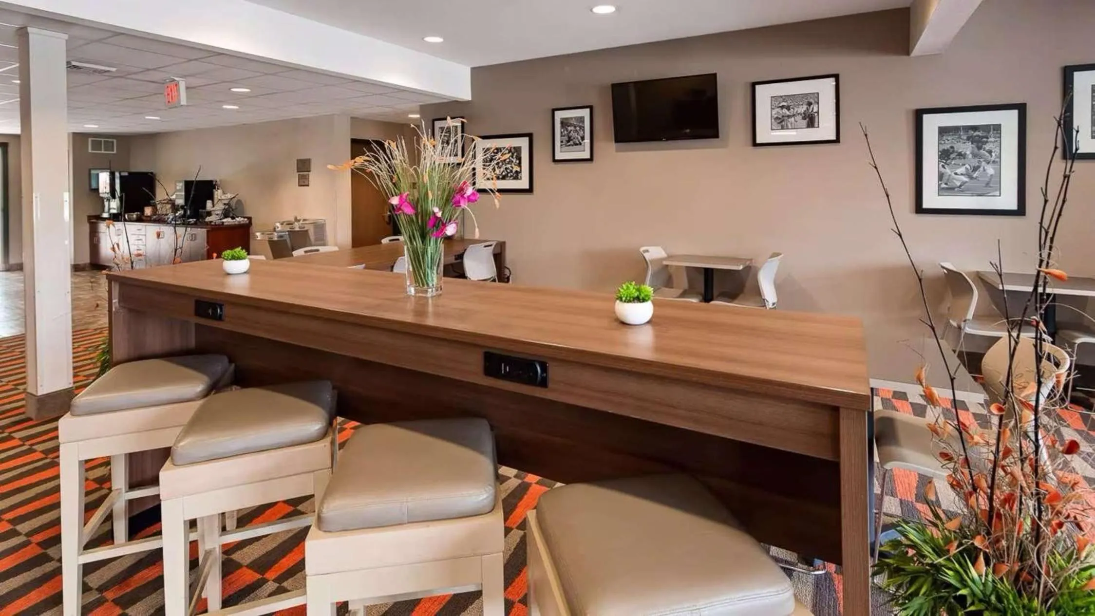 Lobby or reception in Sonesta Essential Morgantown