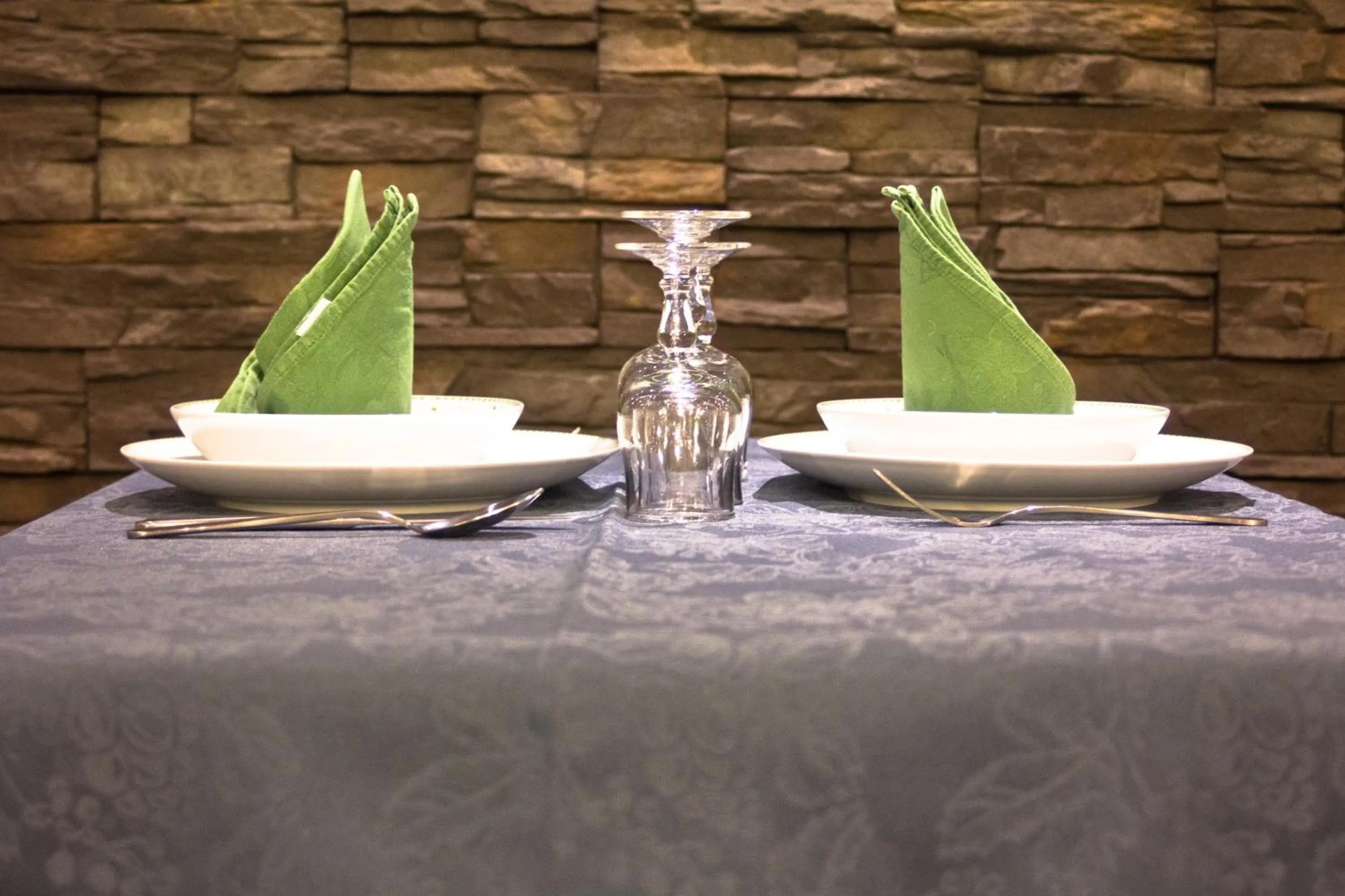 Restaurant/places to eat in hotel les edelweiss