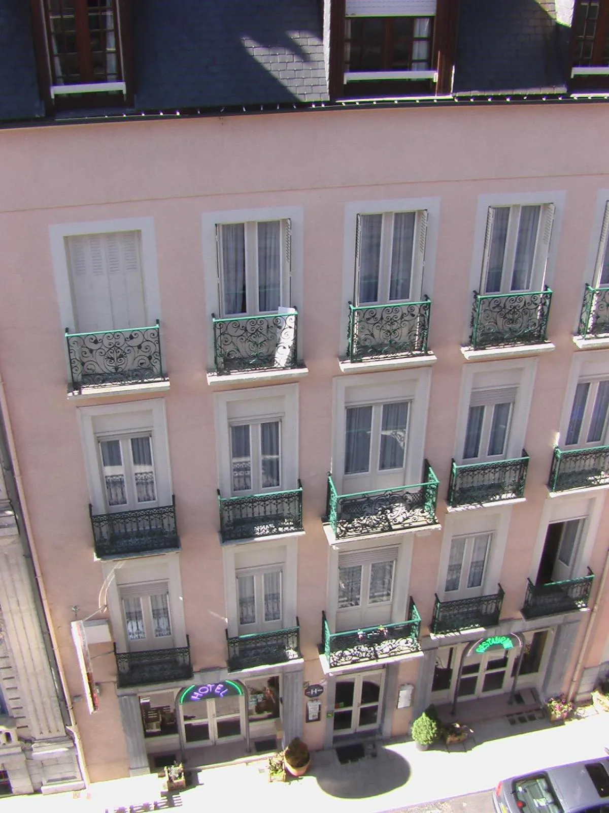 Property building in hotel les edelweiss