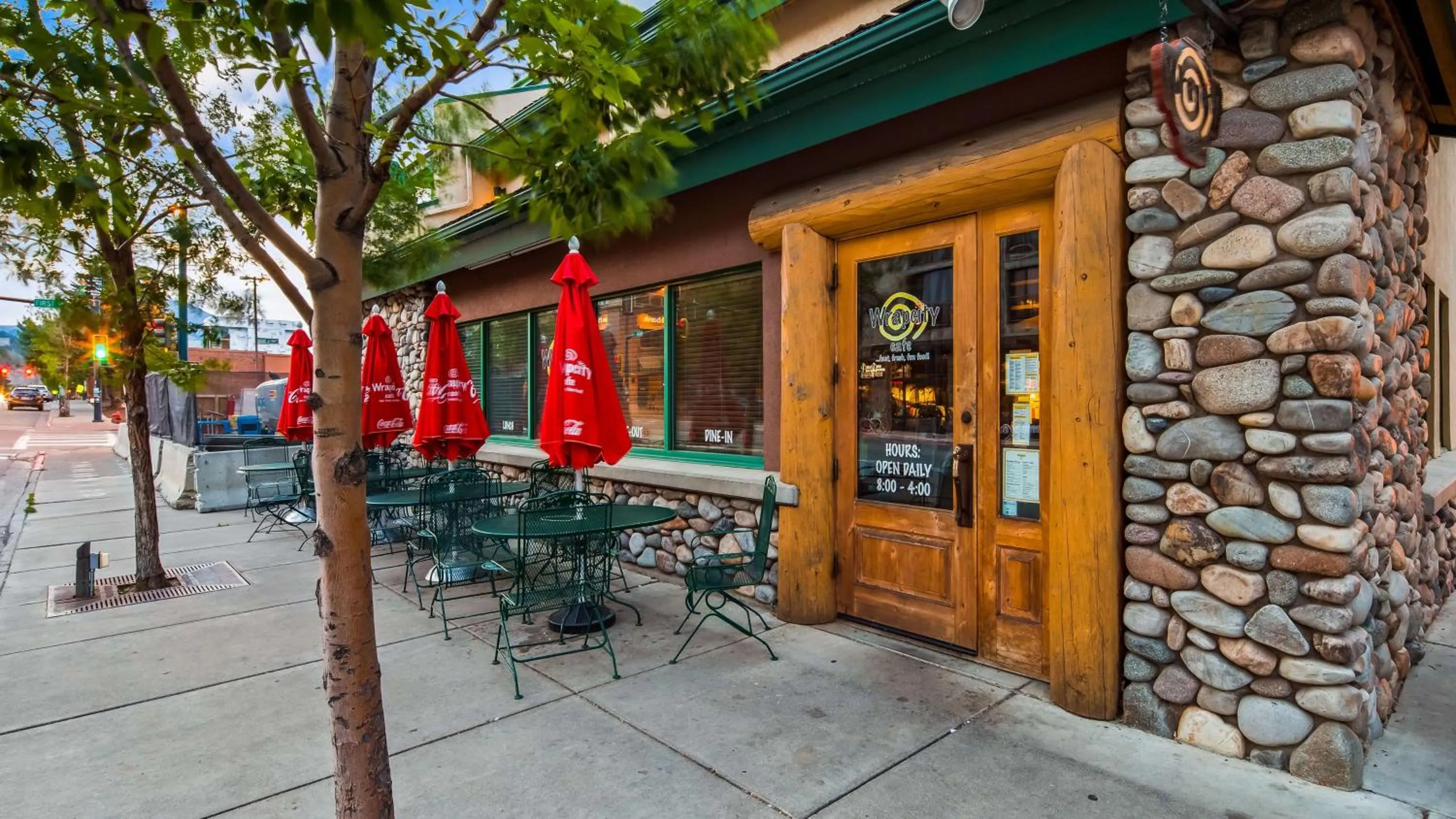 Restaurant/places to eat in Best Western Plus Kentwood Lodge