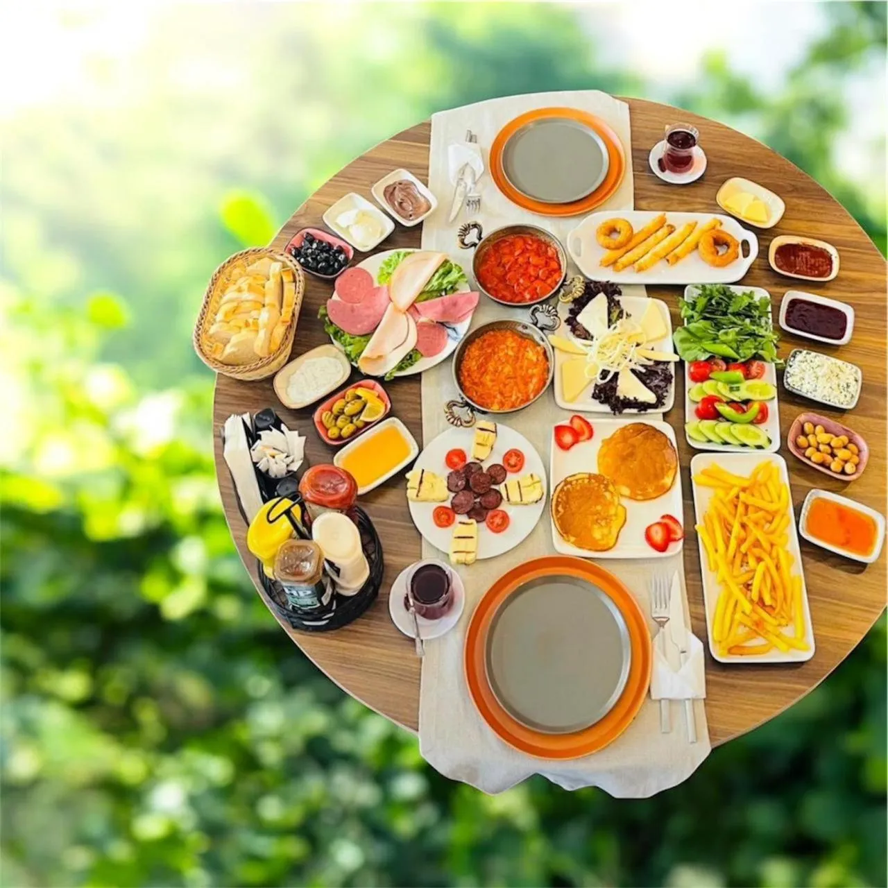 Restaurant/places to eat in madame roza