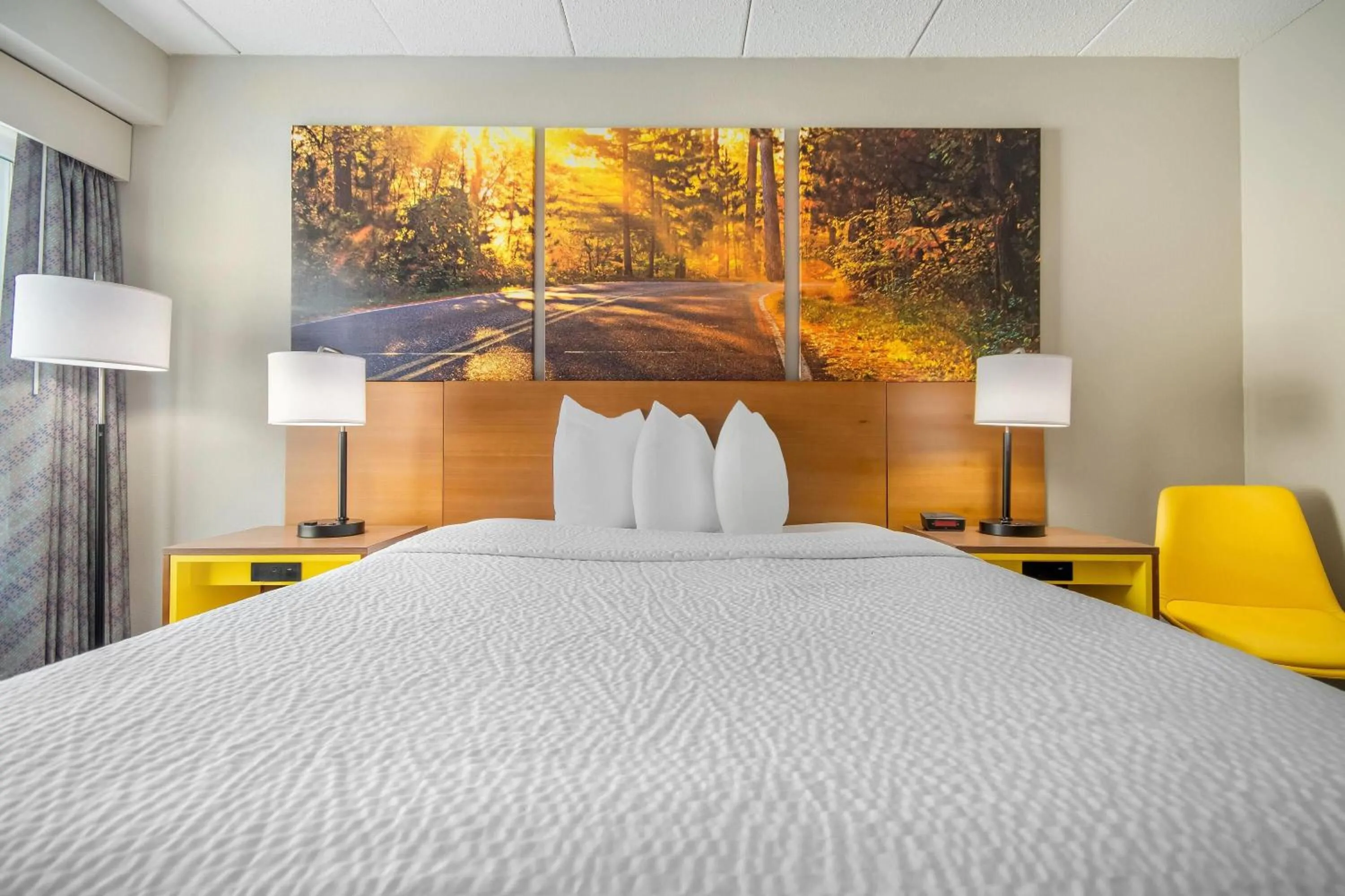 Bed in Days Inn by Wyndham International Falls