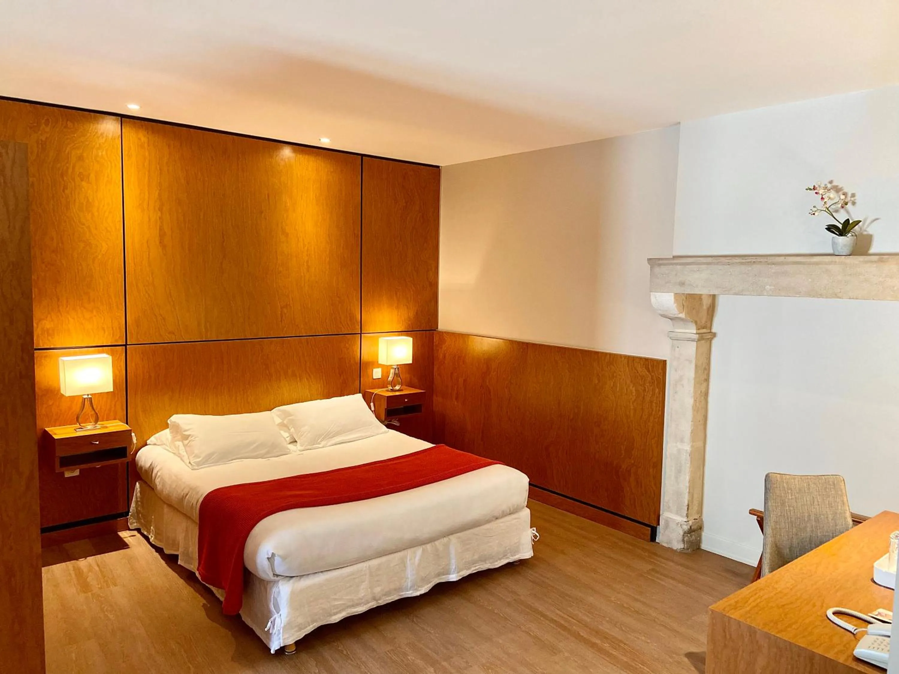 Bed in Hotel l'Orée Des Vignes