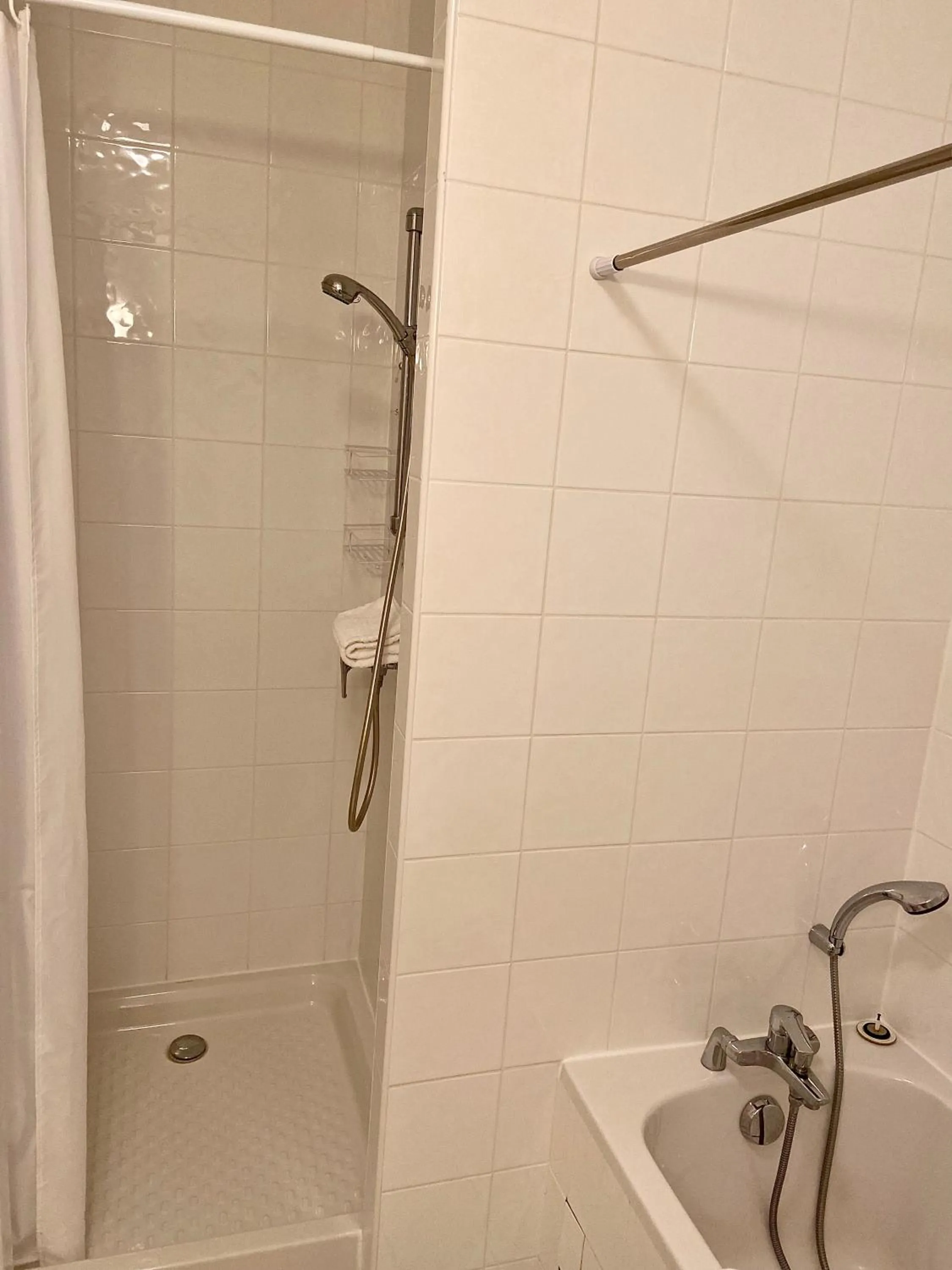 Bathroom in Hotel l'Orée Des Vignes