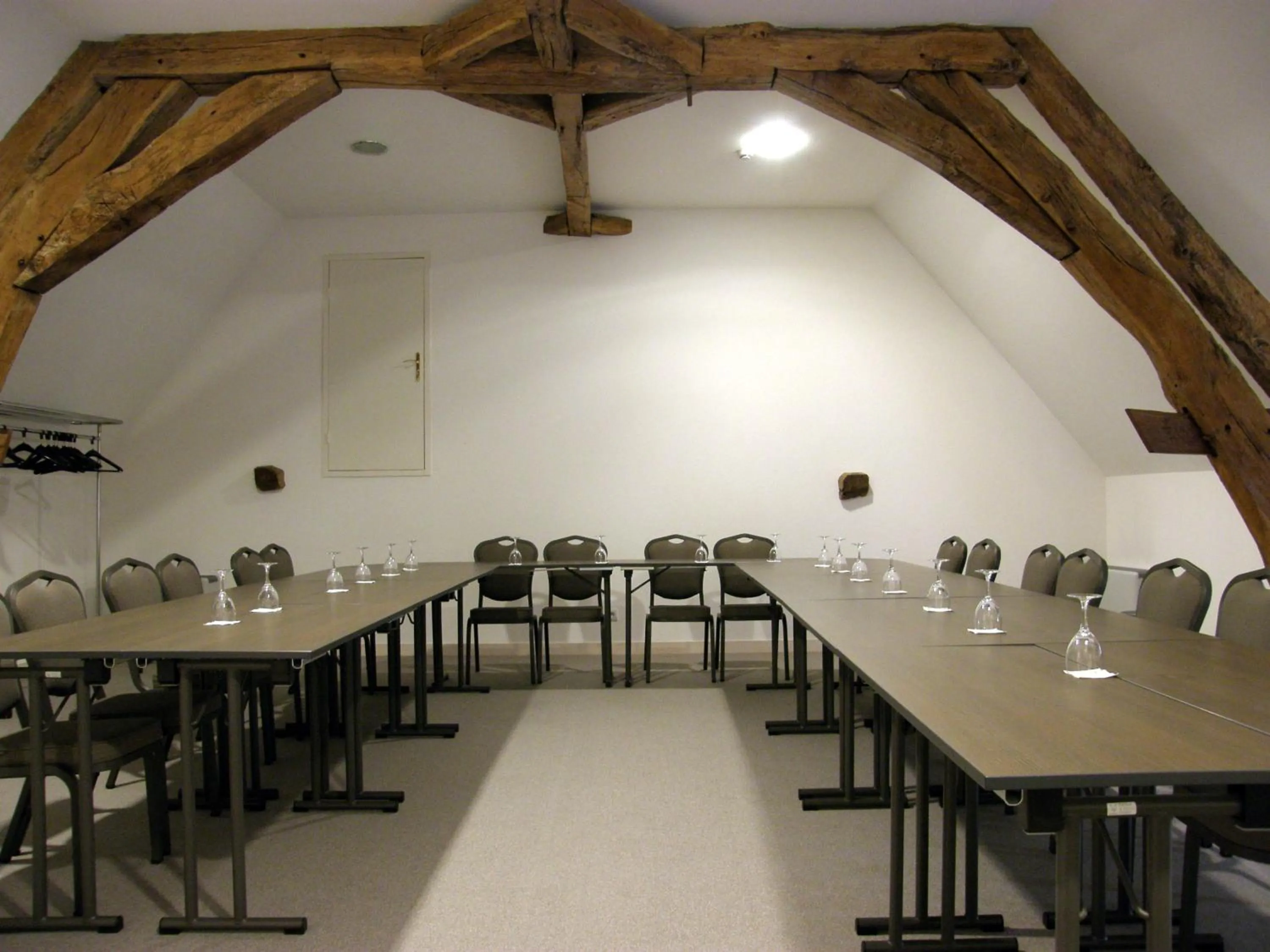Business facilities in Hotel l'Orée Des Vignes