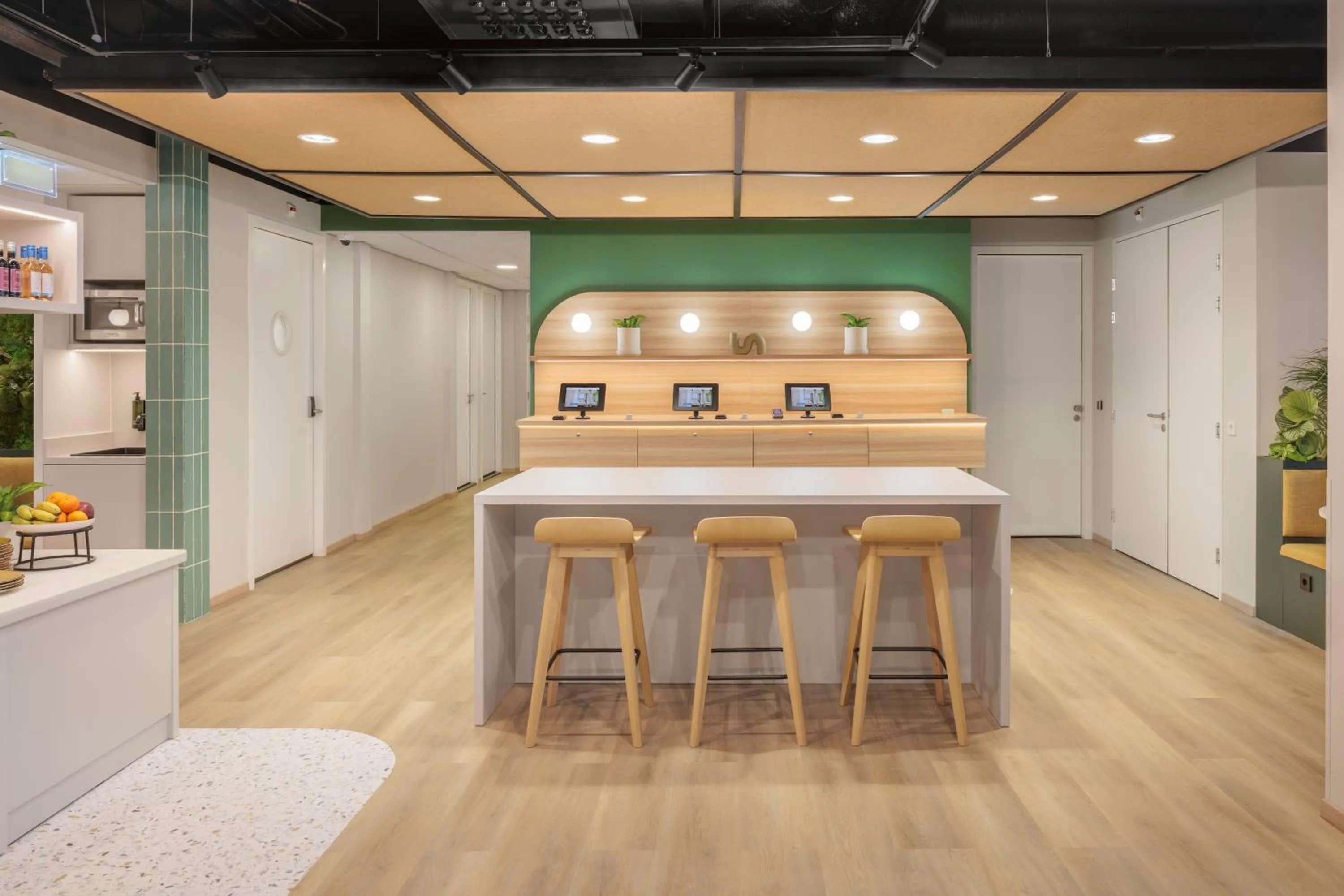 Lobby or reception in Maxhotel Amsterdam Airport Schiphol - Recently Renovated