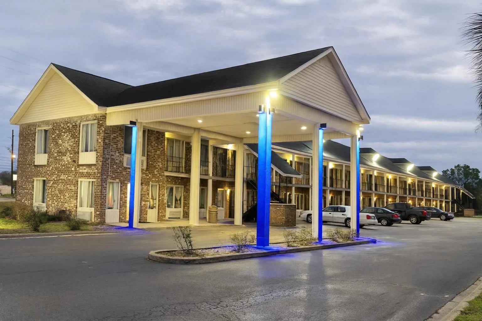 Property building in Best Inn Manning