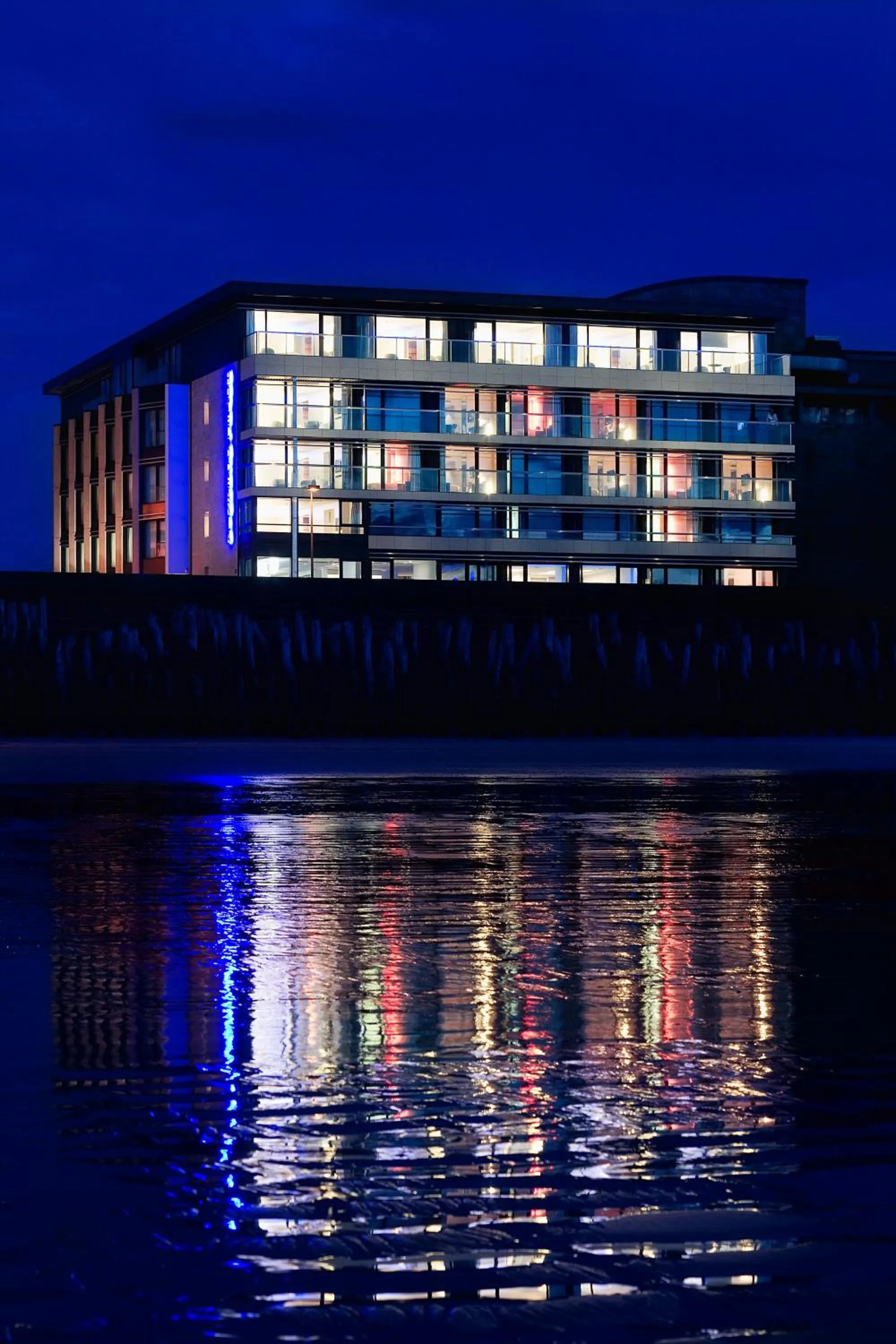 Facade/entrance in Oceania Saint Malo