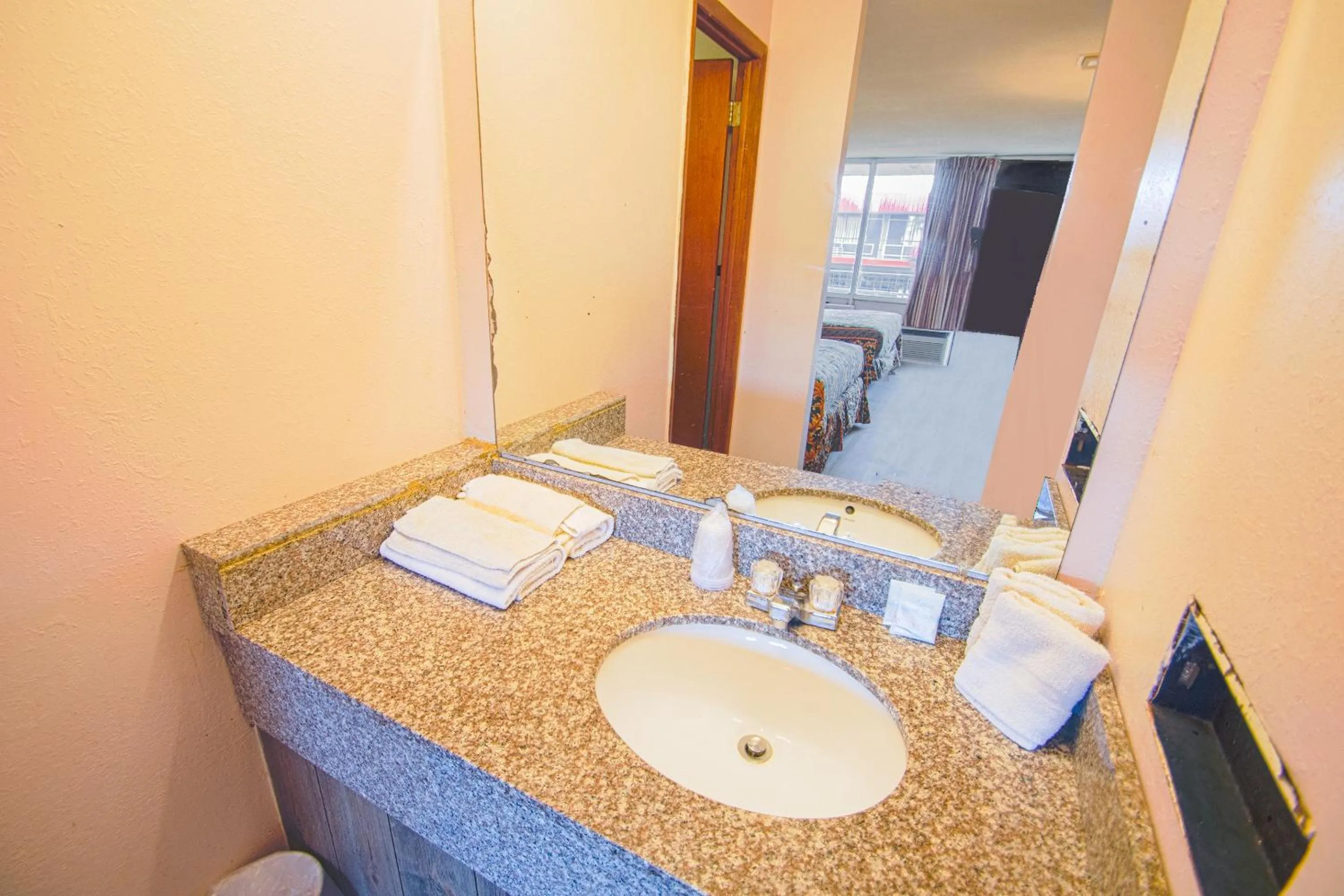 Bathroom in Holiday Lodge Virginia -Listing Partner