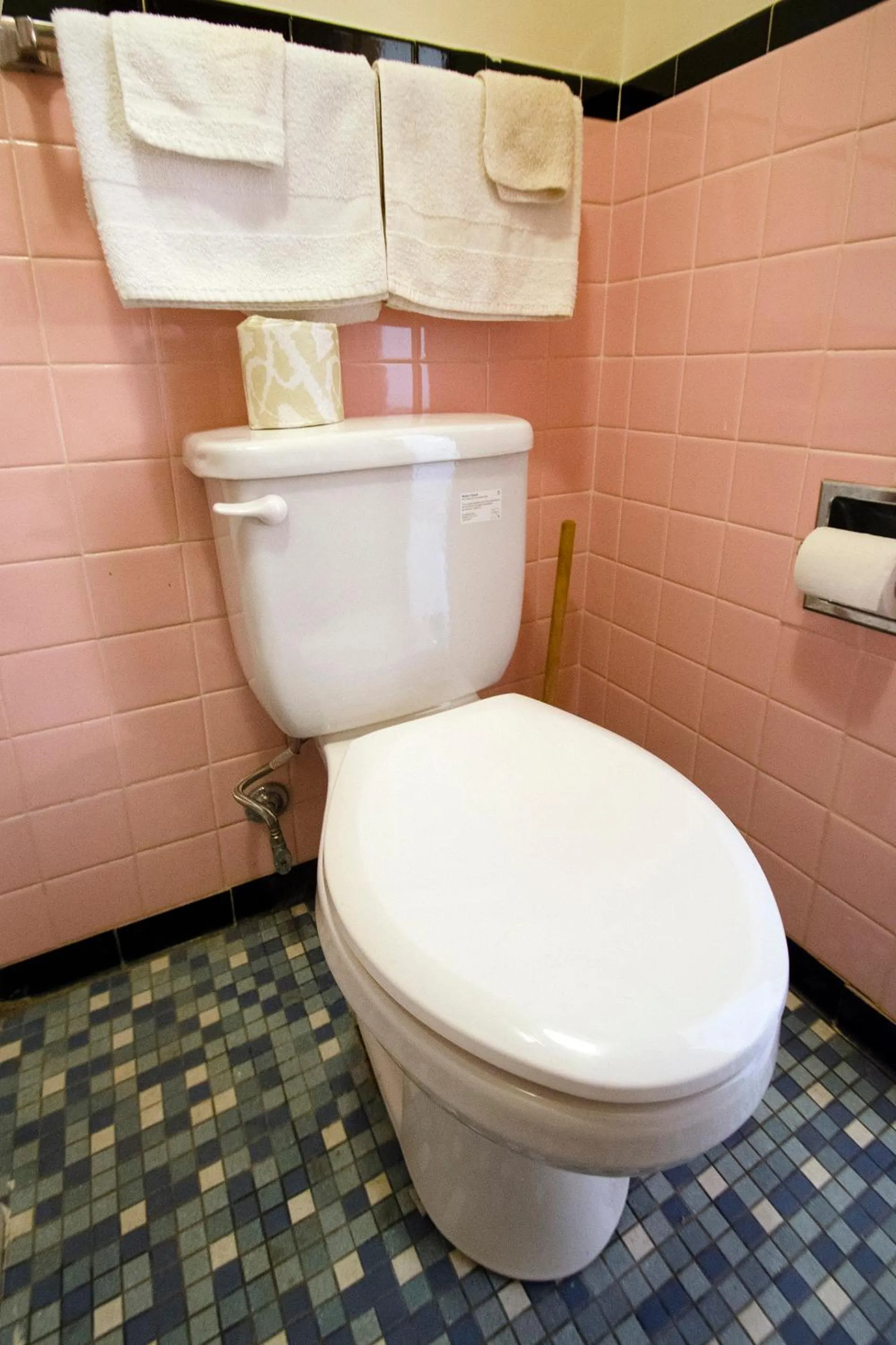 Bathroom in Holiday Lodge Virginia -Listing Partner