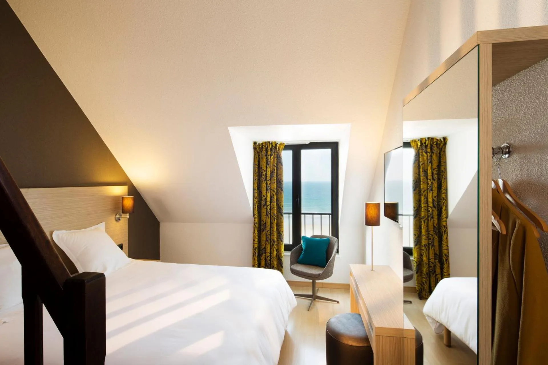 Sea view, Bed in Escale Oceania Saint Malo