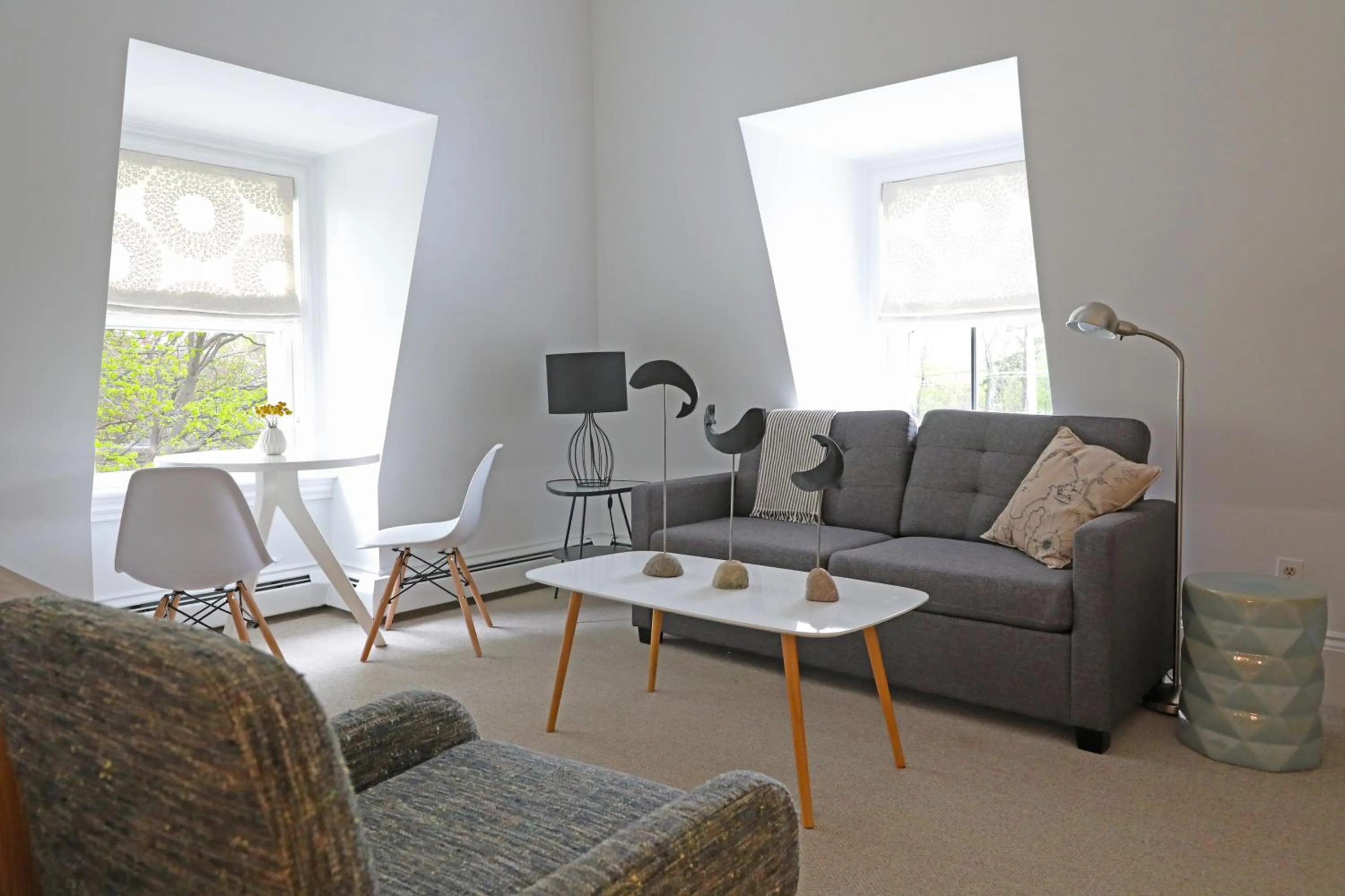 Living room in The Hotel Marblehead