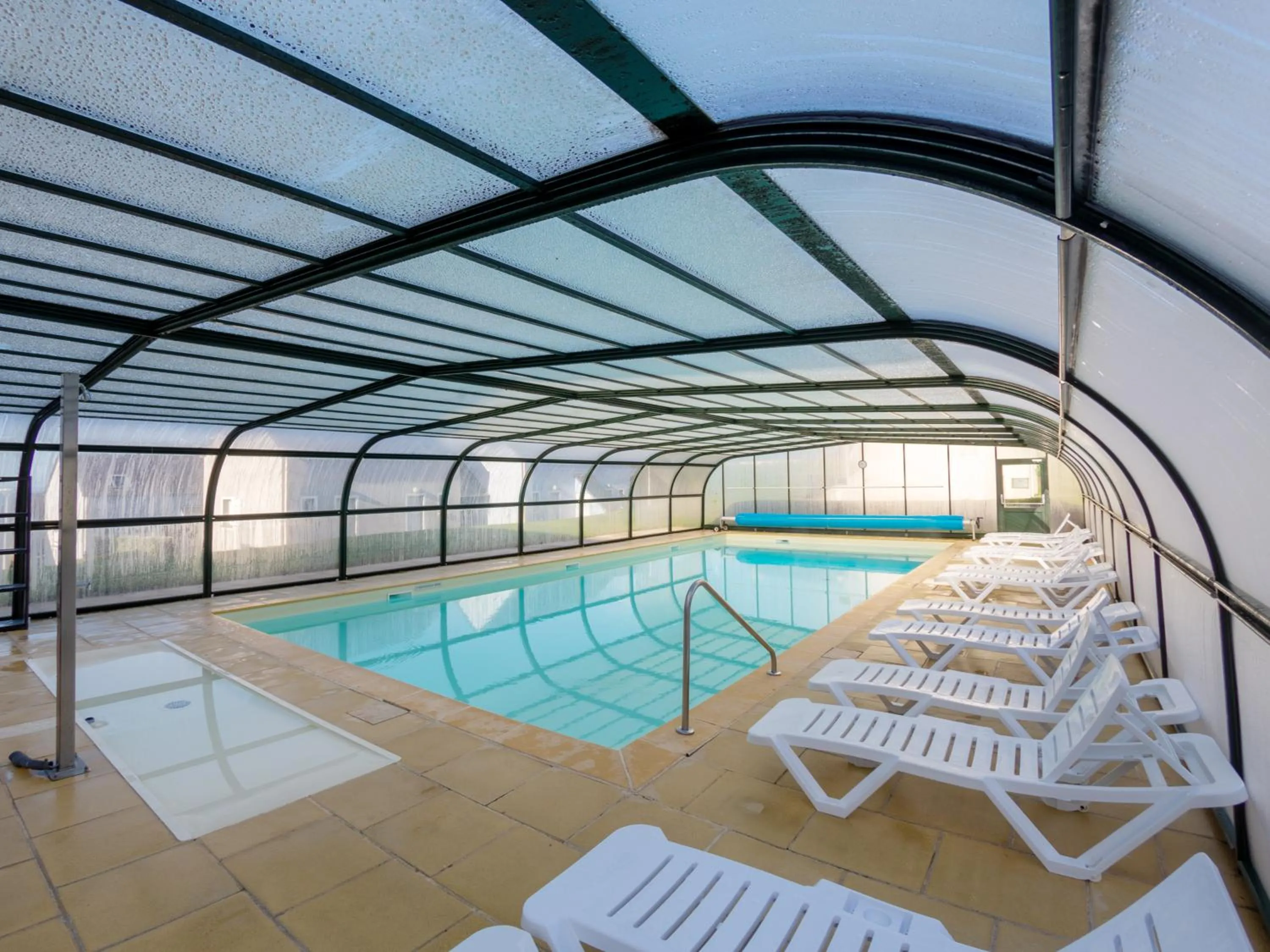 Swimming pool in Vacancéole - Résidence Les Terrasses de Pentrez-Plage