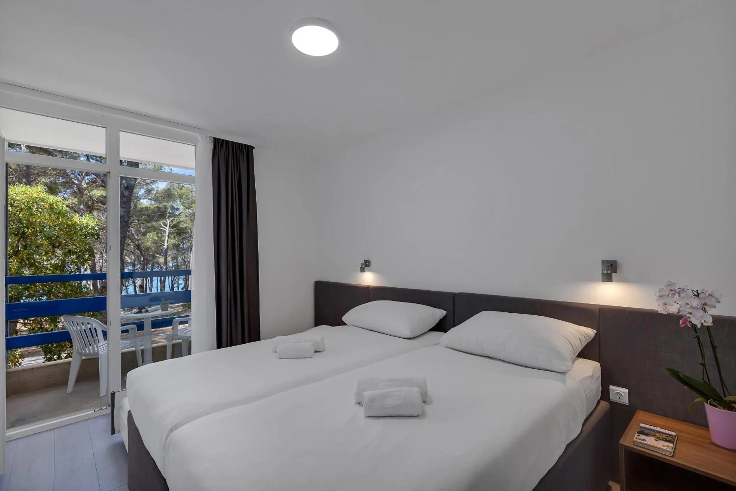 Standard Twin Room with Extra Bed - Annex in Hotel Alem