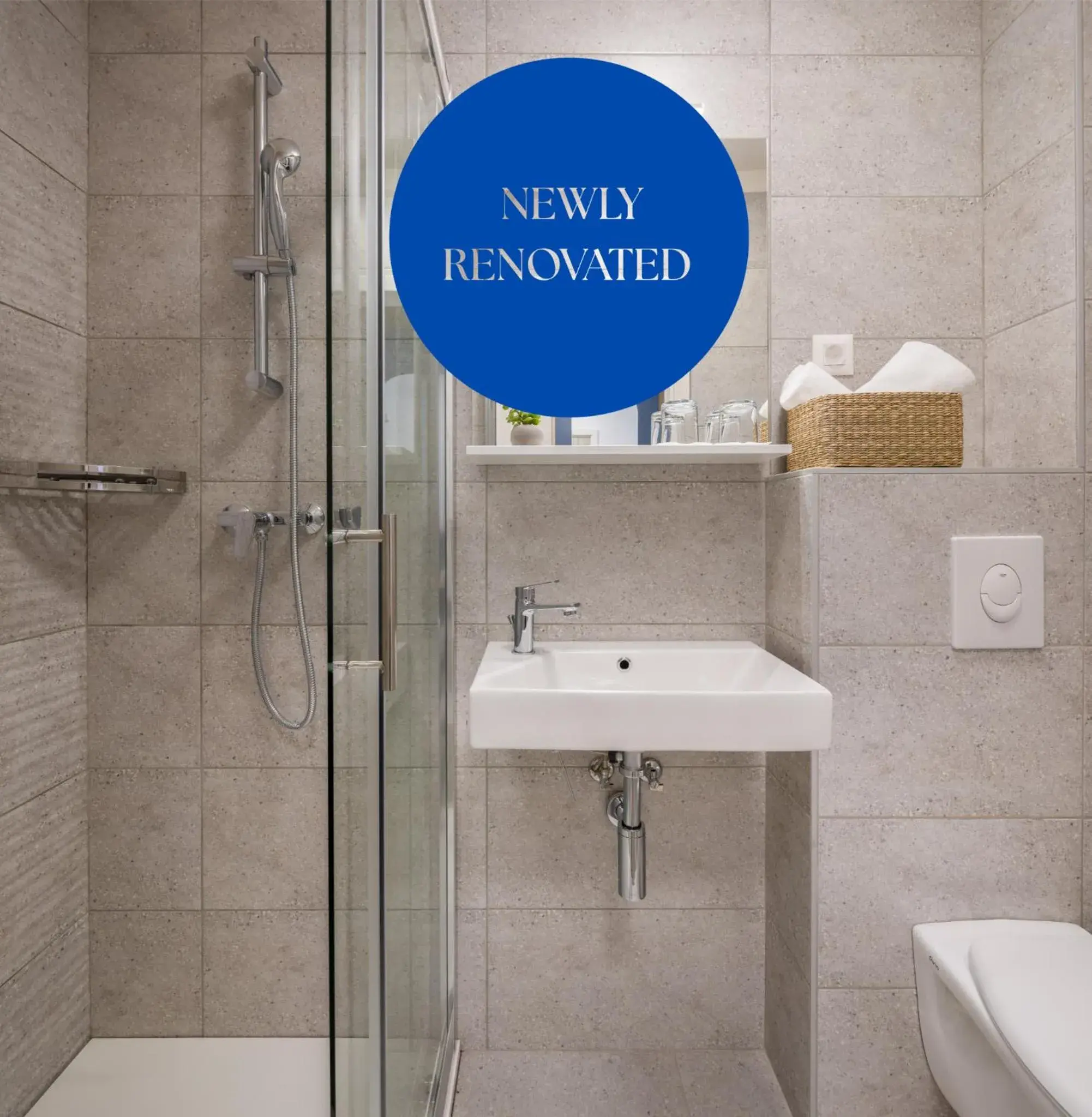 Standard Double/Twin Room with Extra Bed and Balcony - Annex in Hotel Alemaris Standard Double/Twin Room with Extra Bed and Balcony - Annex in Hotel Alemaris