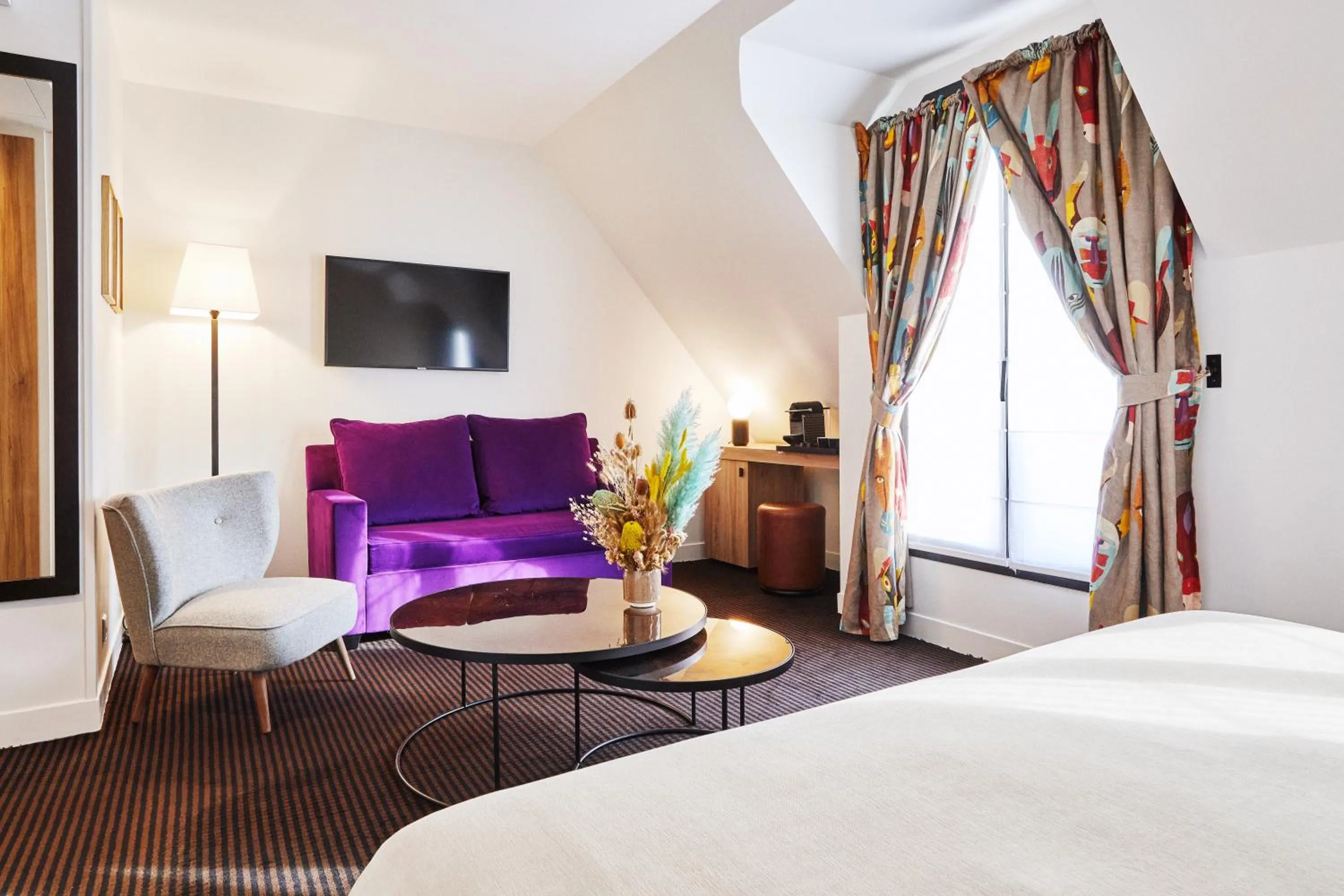 Balcony/Terrace, Bed in Plaza Tour Eiffel