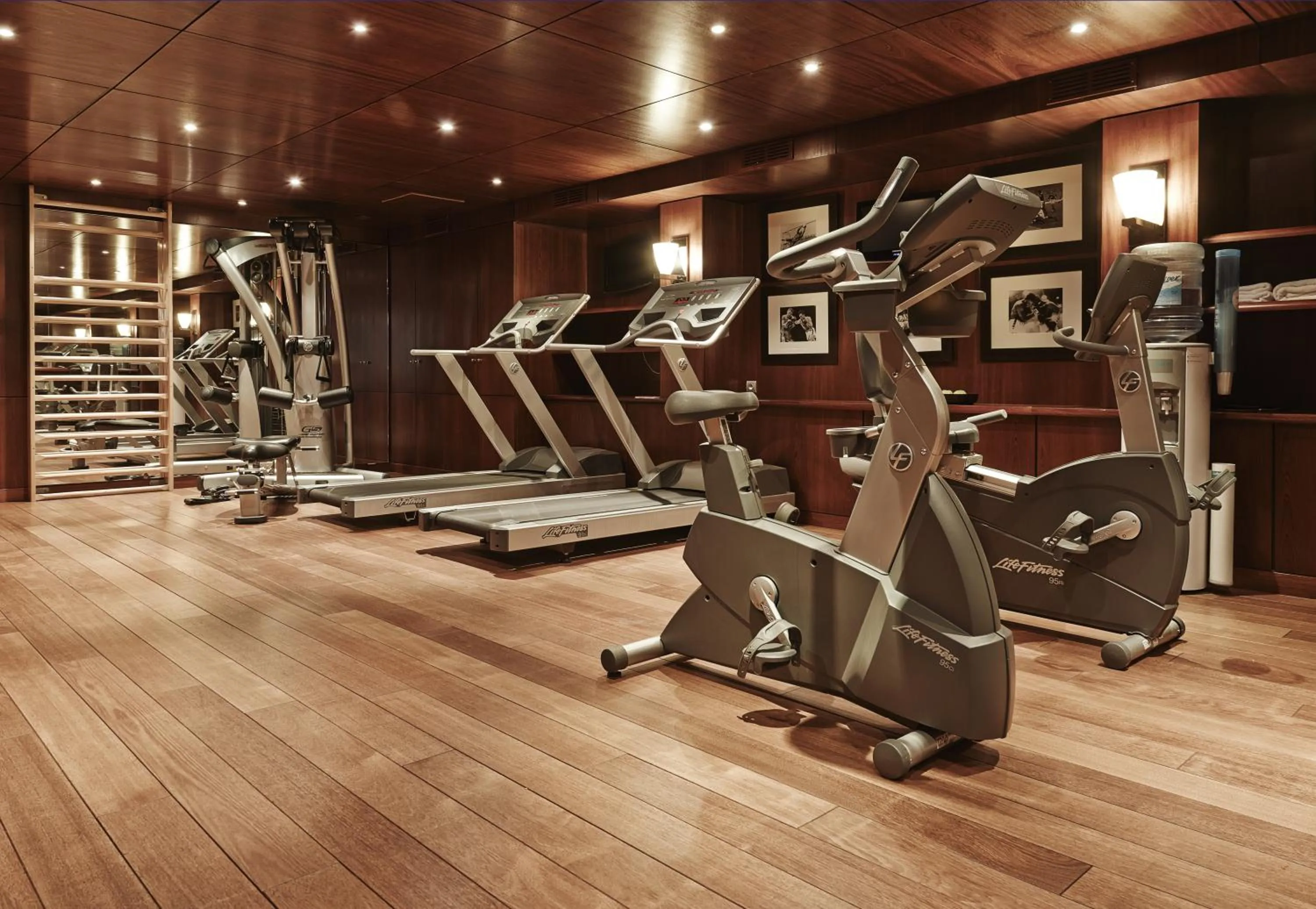 Fitness centre/facilities in Plaza Tour Eiffel