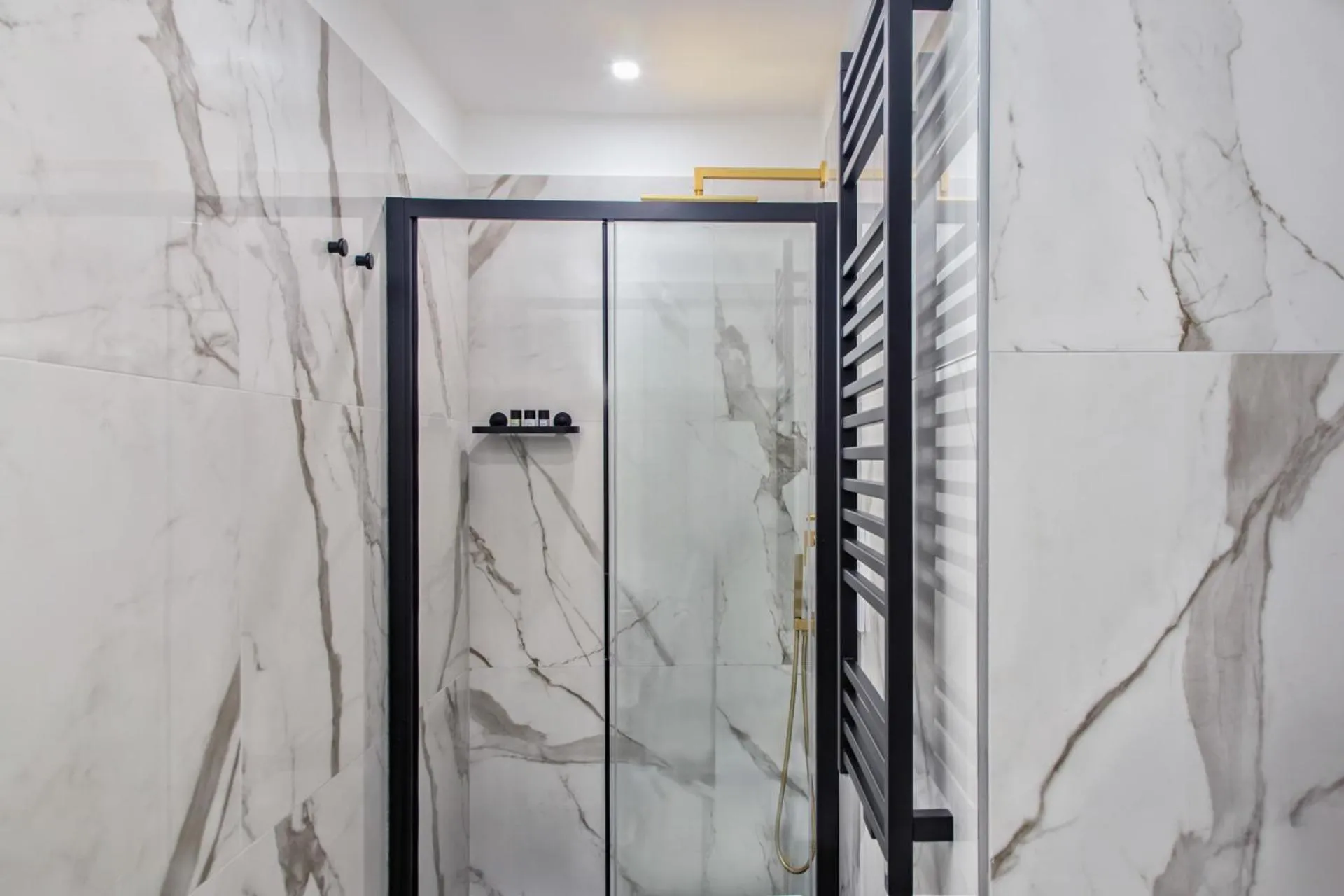 Shower in Citykey Napoli - Bed & Breakfast