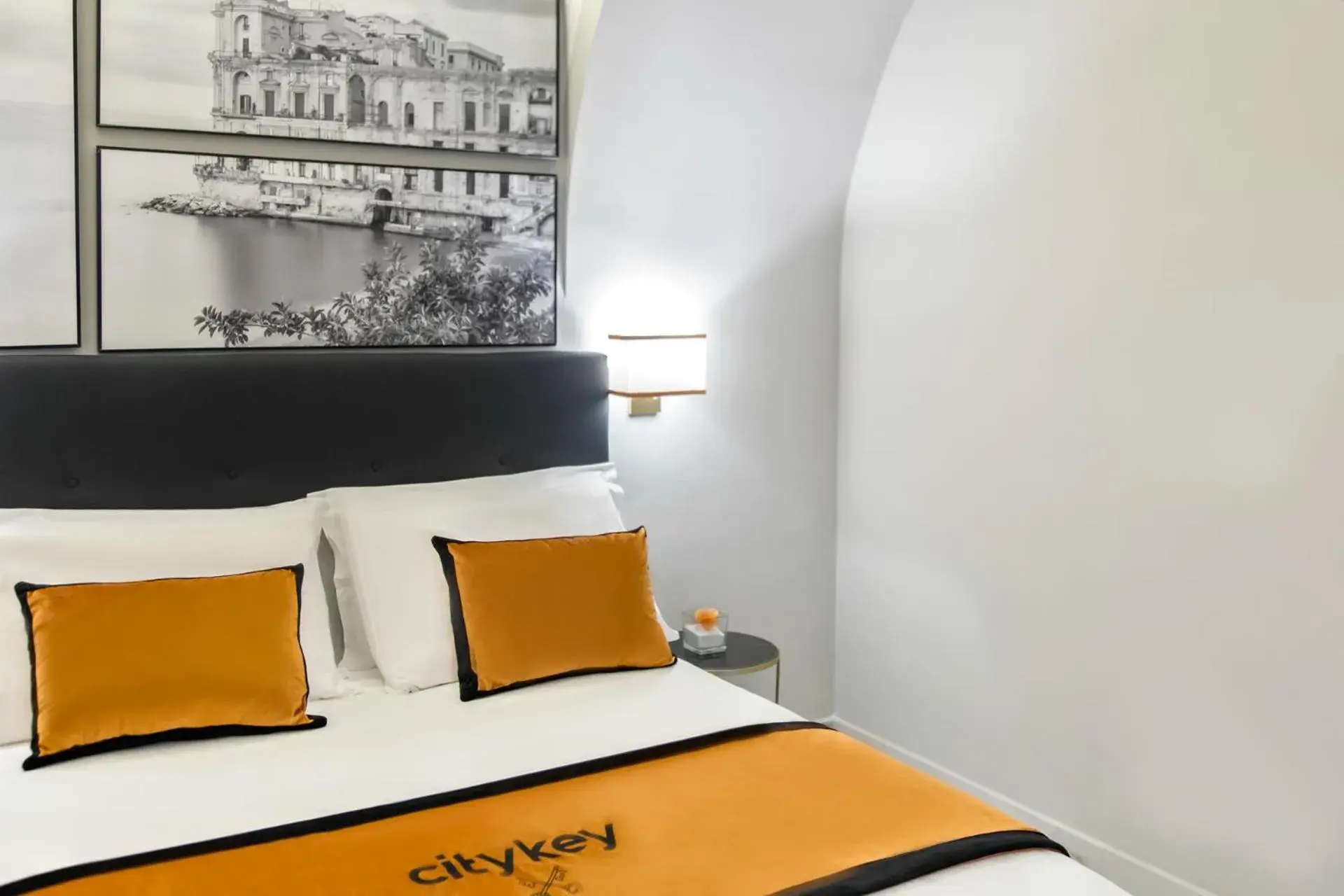 Superior Double Room in Citykey Napoli - Bed & Breakfast Superior Double Room in Citykey Napoli - Bed & Breakfast