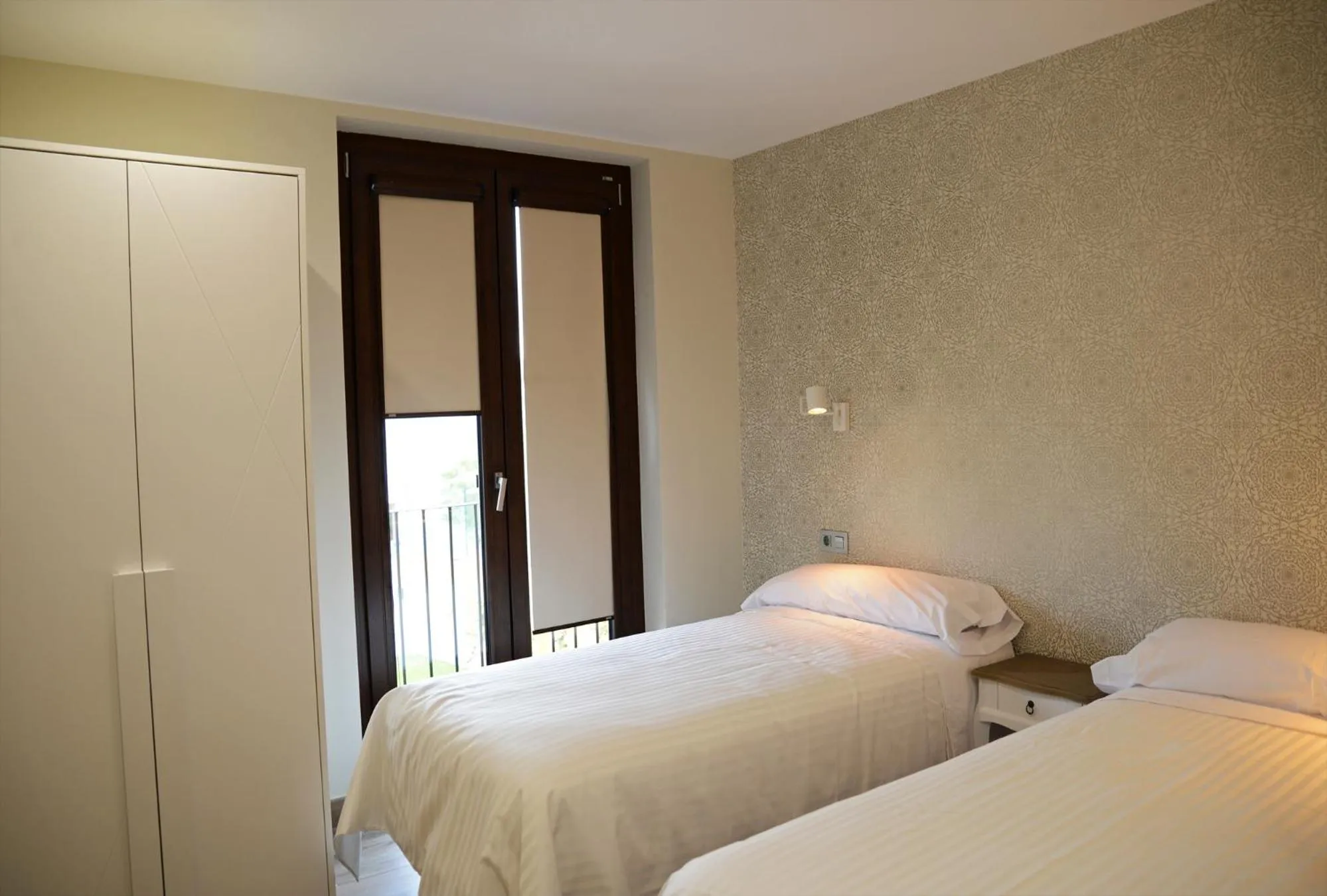 Photo of the whole room in Hotel Rural Oasibeth