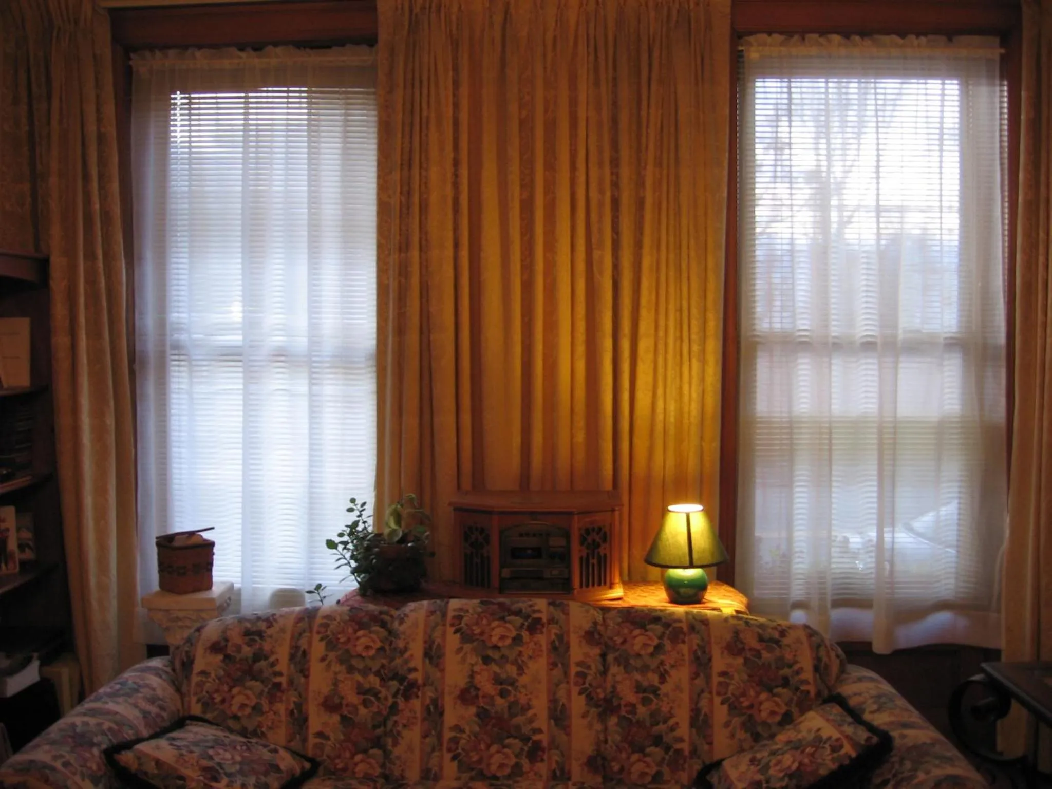 Bed in Olde Judge Mansion B&B