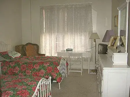 Standard Single Room with Two Single Beds in Olde Judge Mansion B&B Standard Single Room with Two Single Beds in Olde Judge Mansion B&B