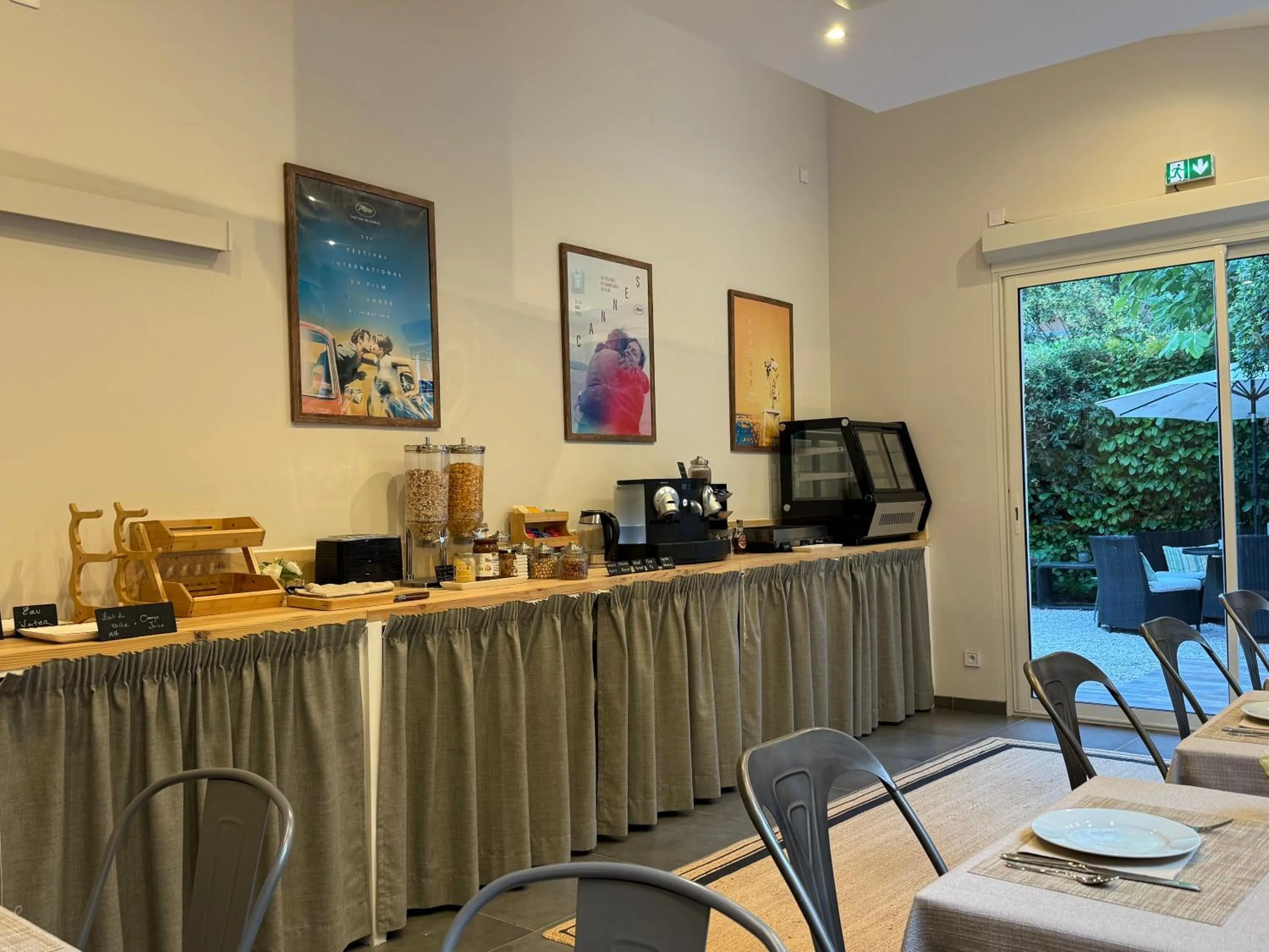 Breakfast in Ideal Sejour Cannes - Hôtel de Charme